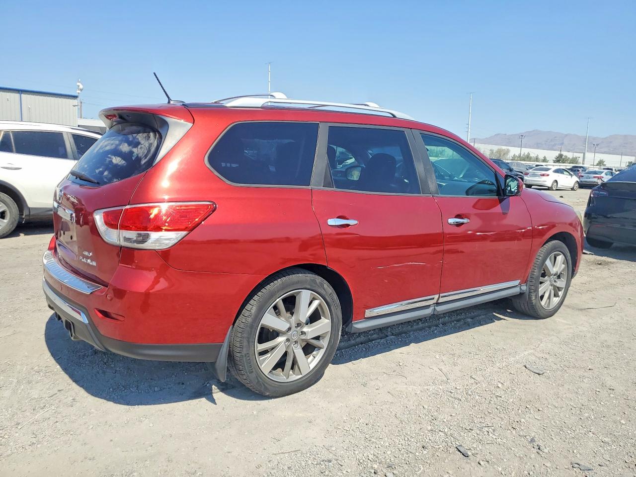 2014 Nissan Pathfinder Platinum Red vin: 5N1AR2MM9EC678072