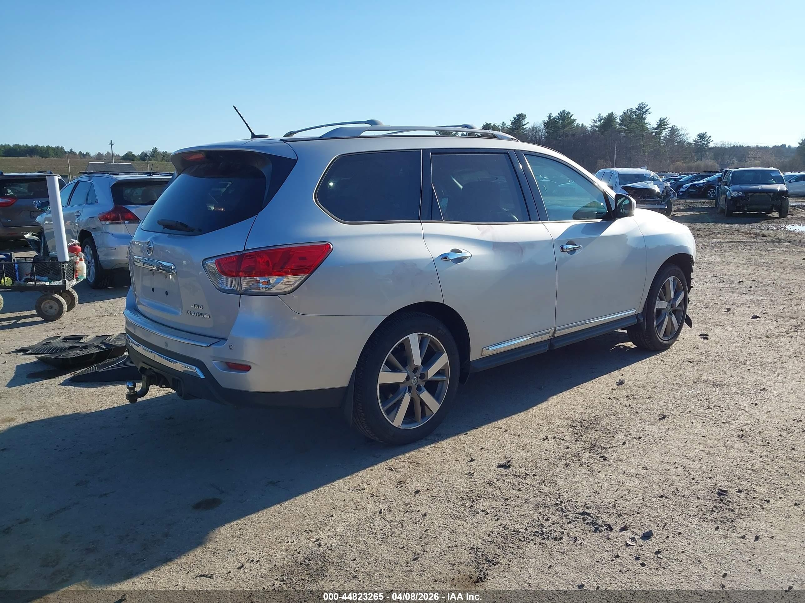2014 Nissan Pathfinder Platinum Silver vin: 5N1AR2MM9EC687404