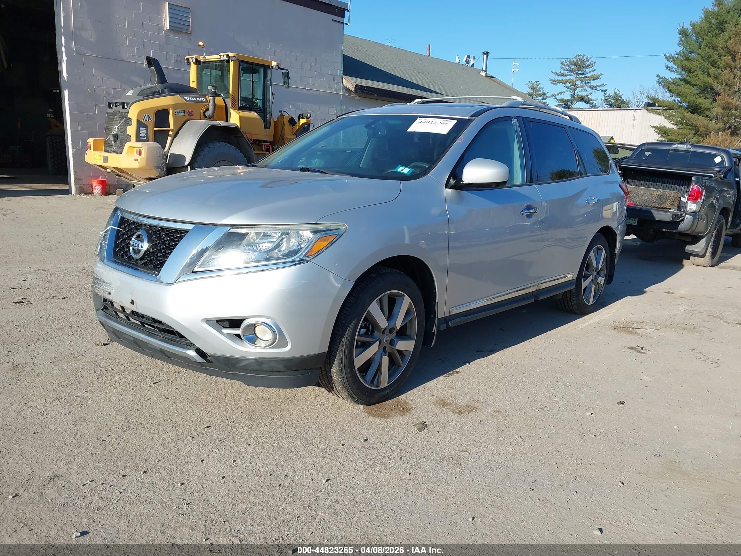 2014 Nissan Pathfinder Platinum Silver vin: 5N1AR2MM9EC687404
