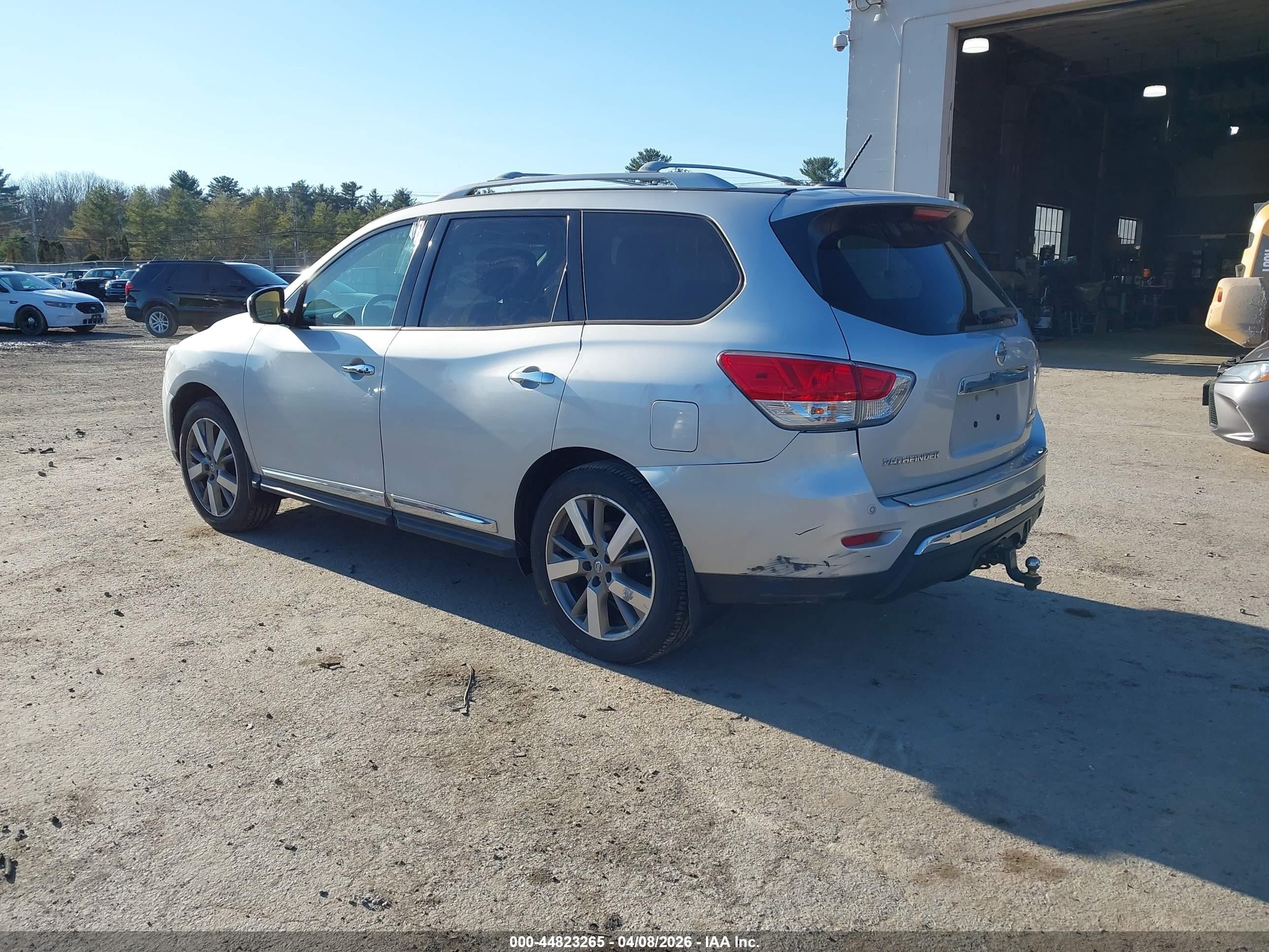 2014 Nissan Pathfinder Platinum Silver vin: 5N1AR2MM9EC687404