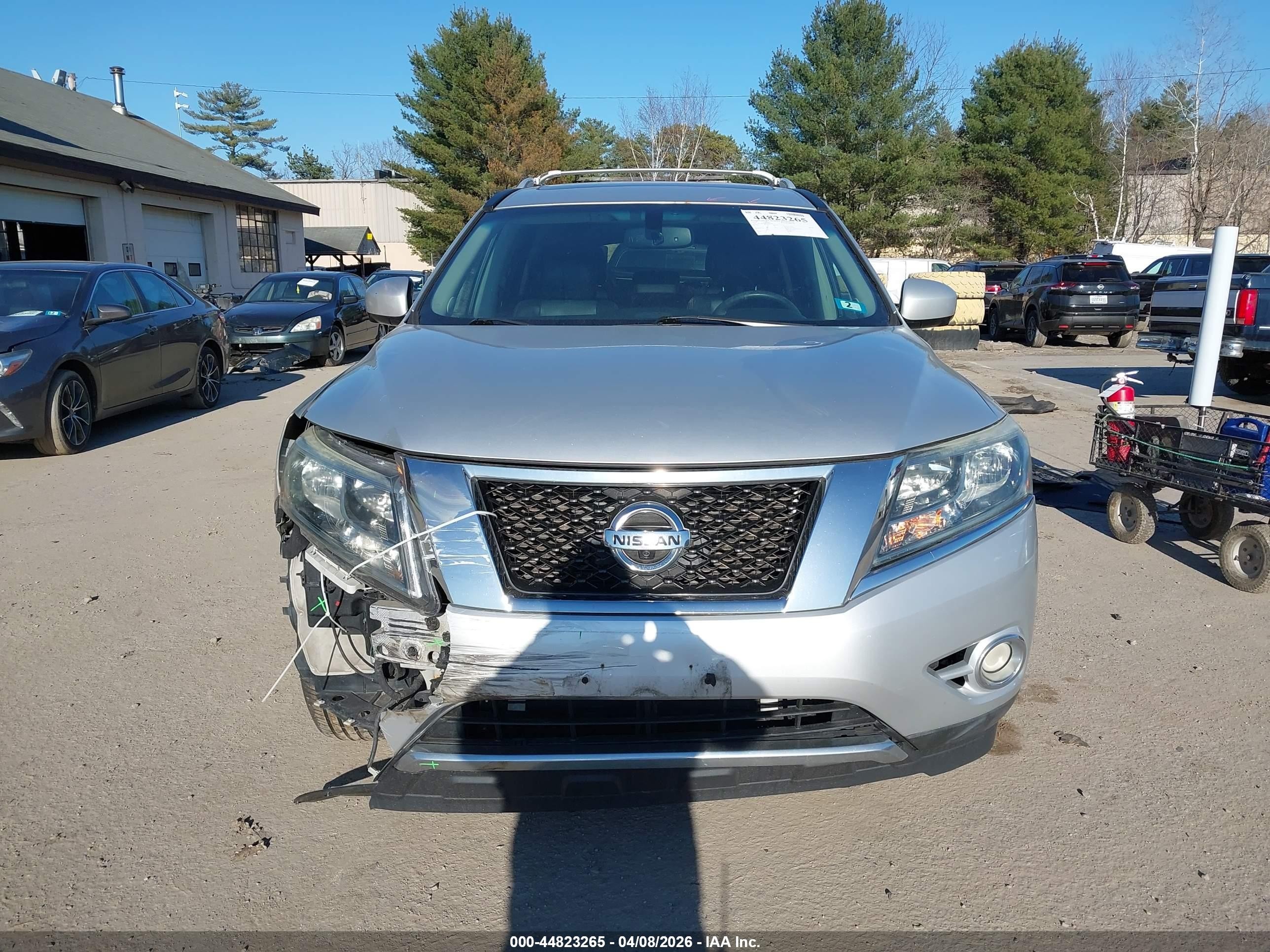 2014 Nissan Pathfinder Platinum Silver vin: 5N1AR2MM9EC687404