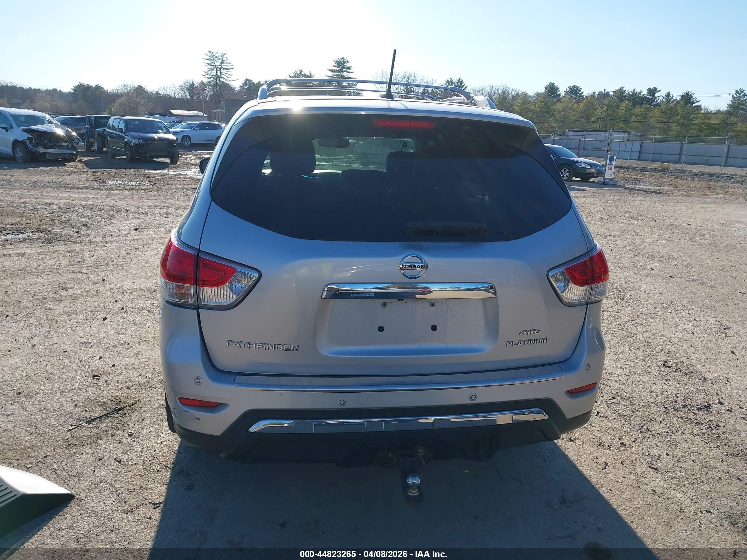 2014 Nissan Pathfinder Platinum Silver vin: 5N1AR2MM9EC687404