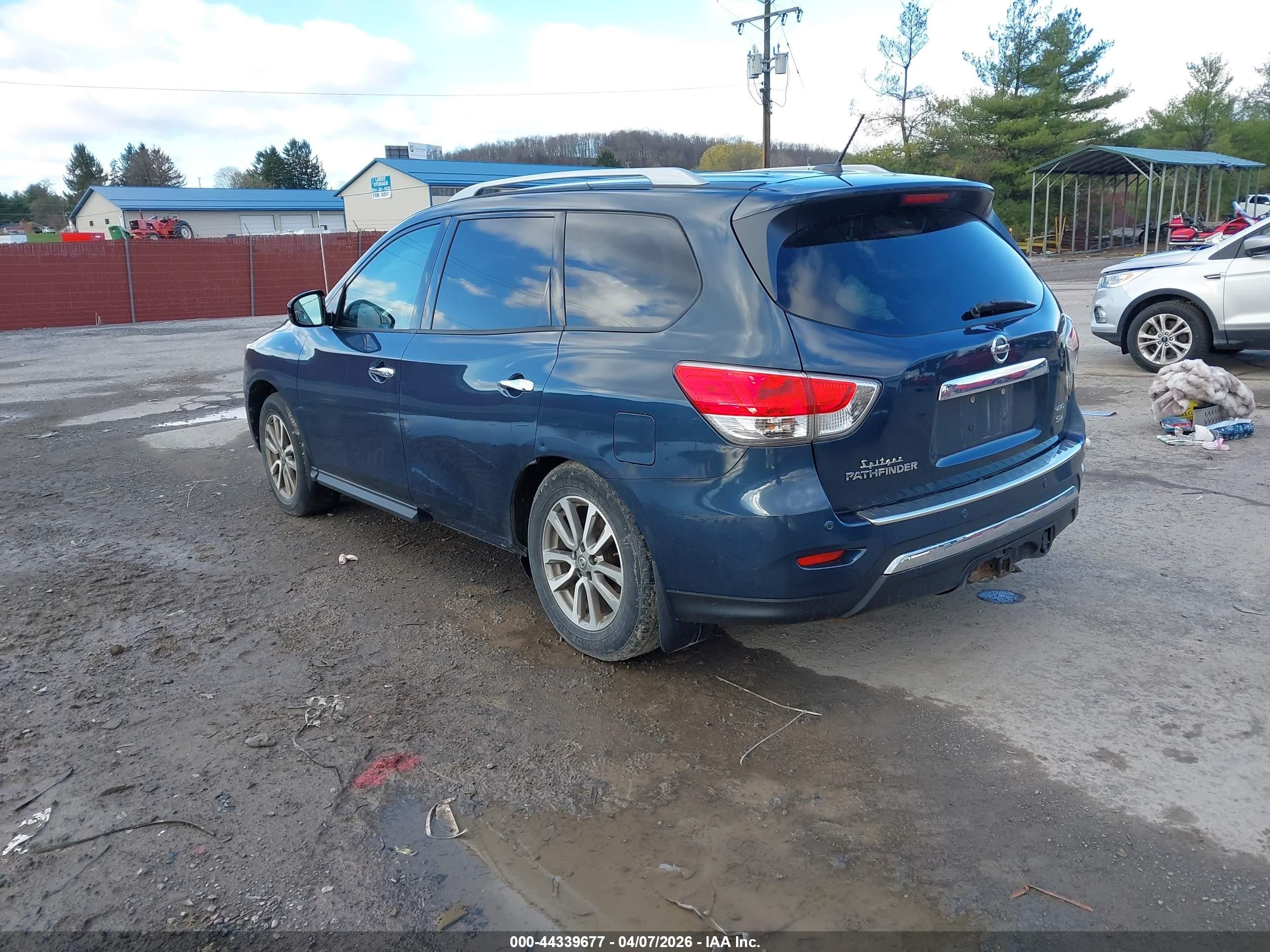 2014 Nissan Pathfinder Sv Blue vin: 5N1AR2MM9EC713919