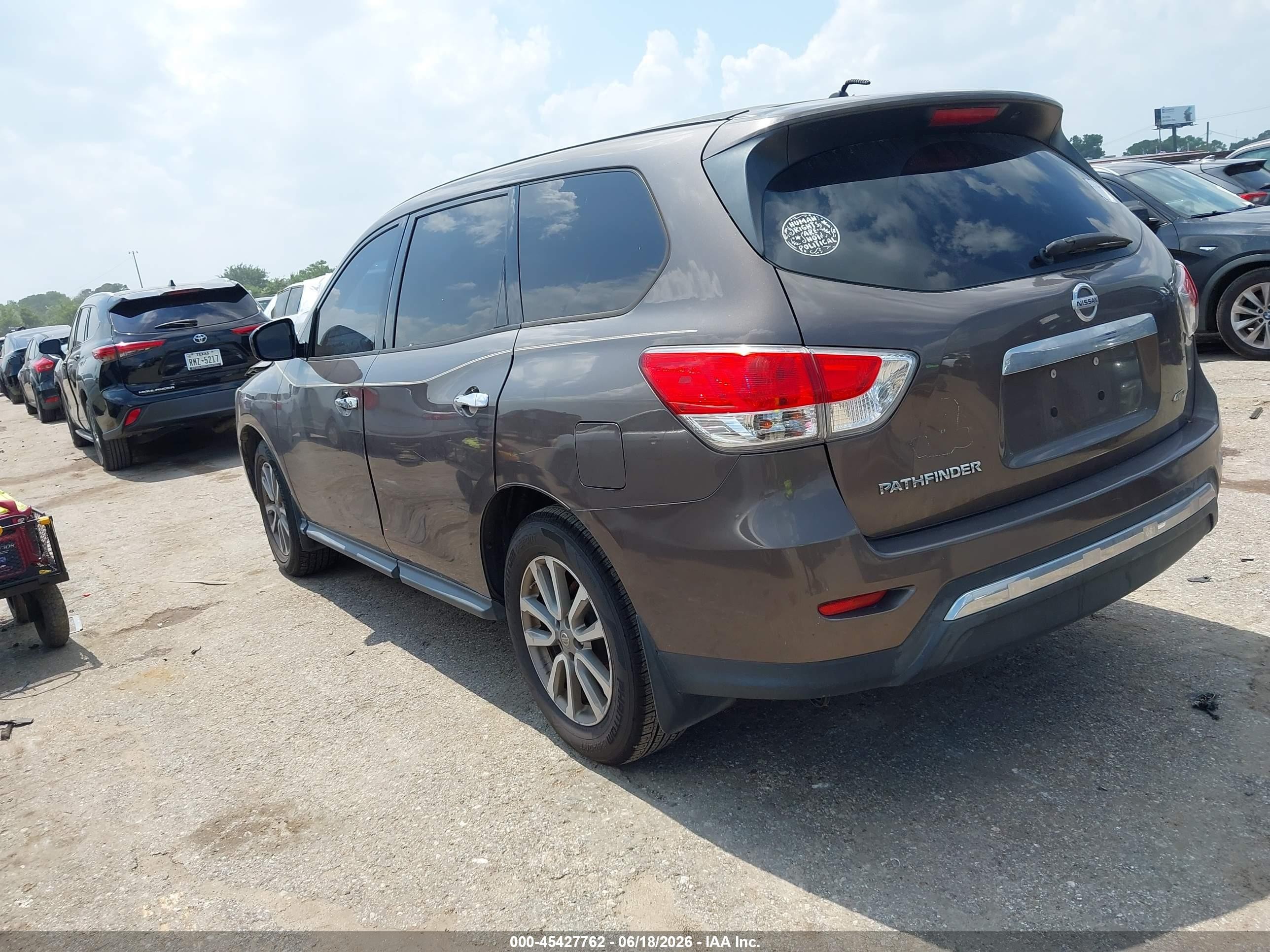 2015 Nissan Pathfinder S Brown vin: 5N1AR2MM9FC604927