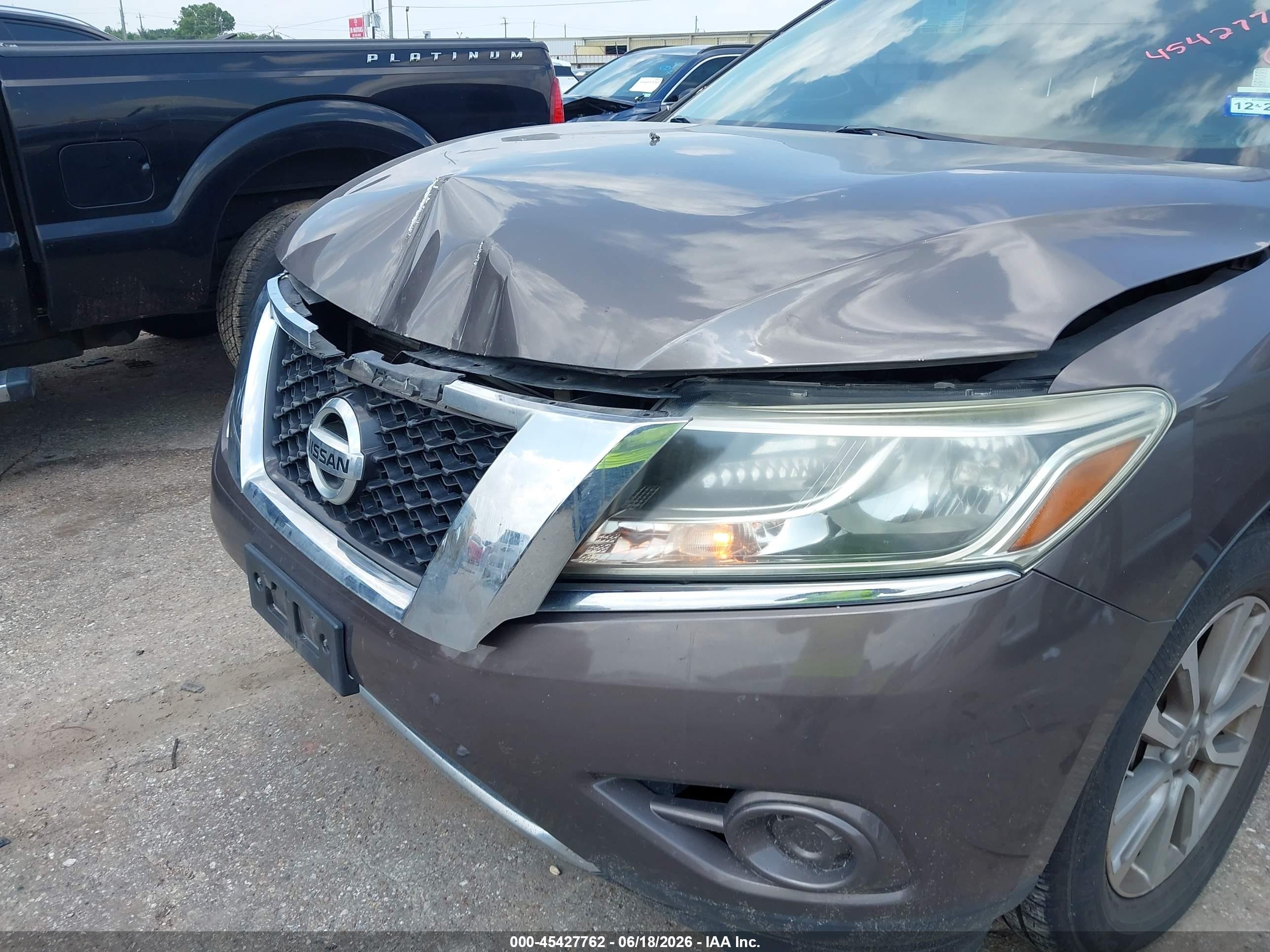 2015 Nissan Pathfinder S Brown vin: 5N1AR2MM9FC604927