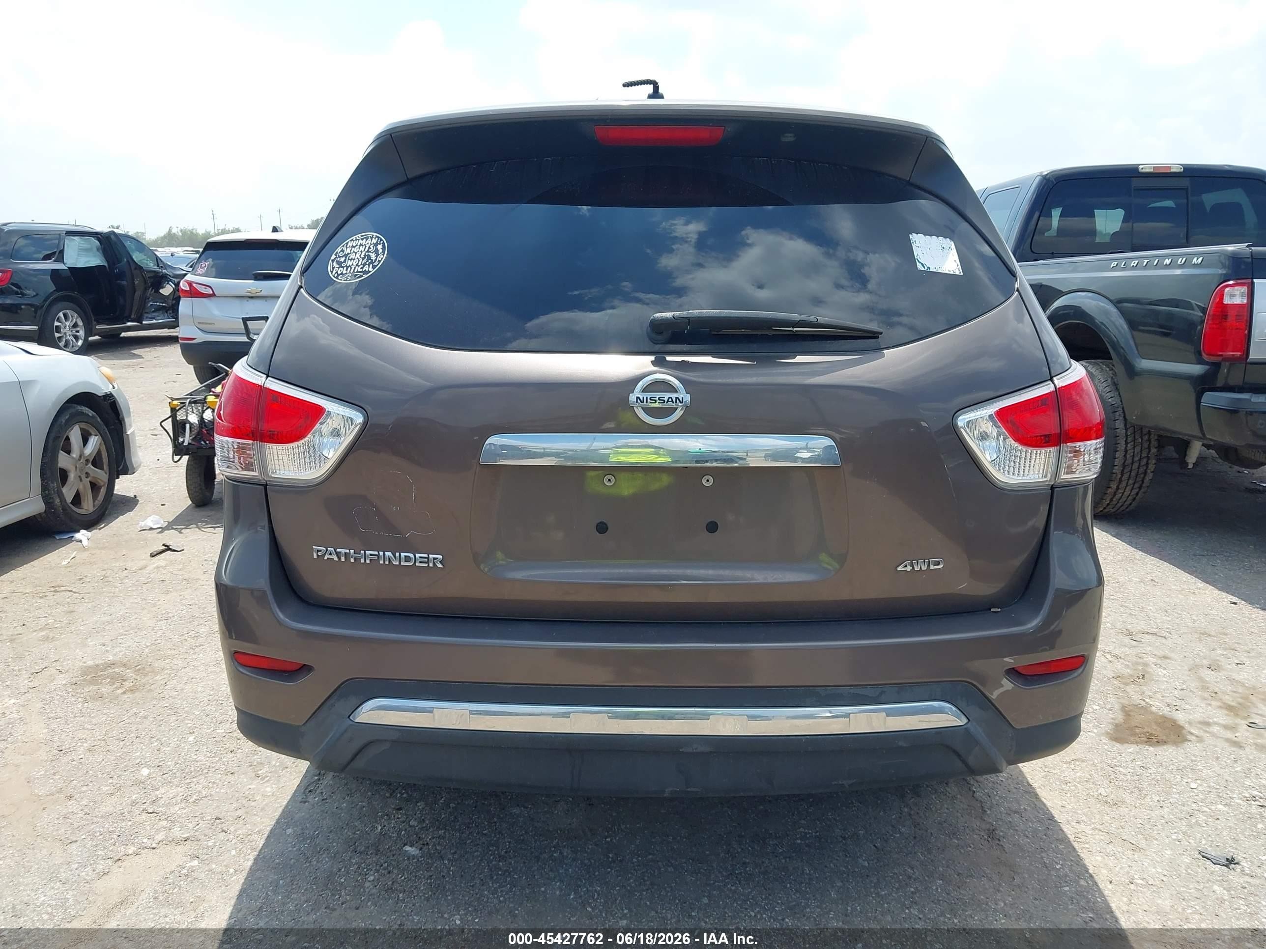 2015 Nissan Pathfinder S Brown vin: 5N1AR2MM9FC604927