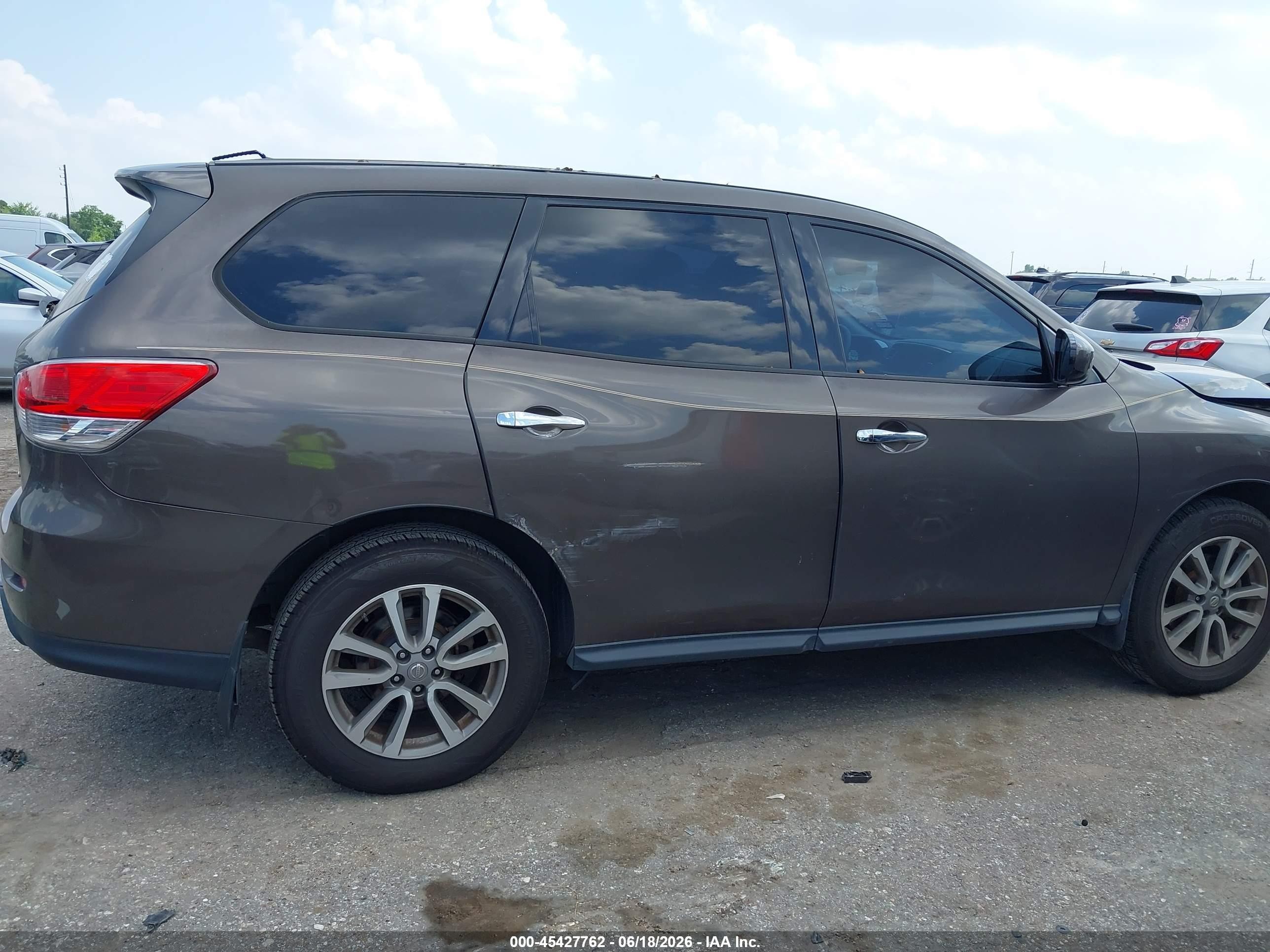 2015 Nissan Pathfinder S Brown vin: 5N1AR2MM9FC604927