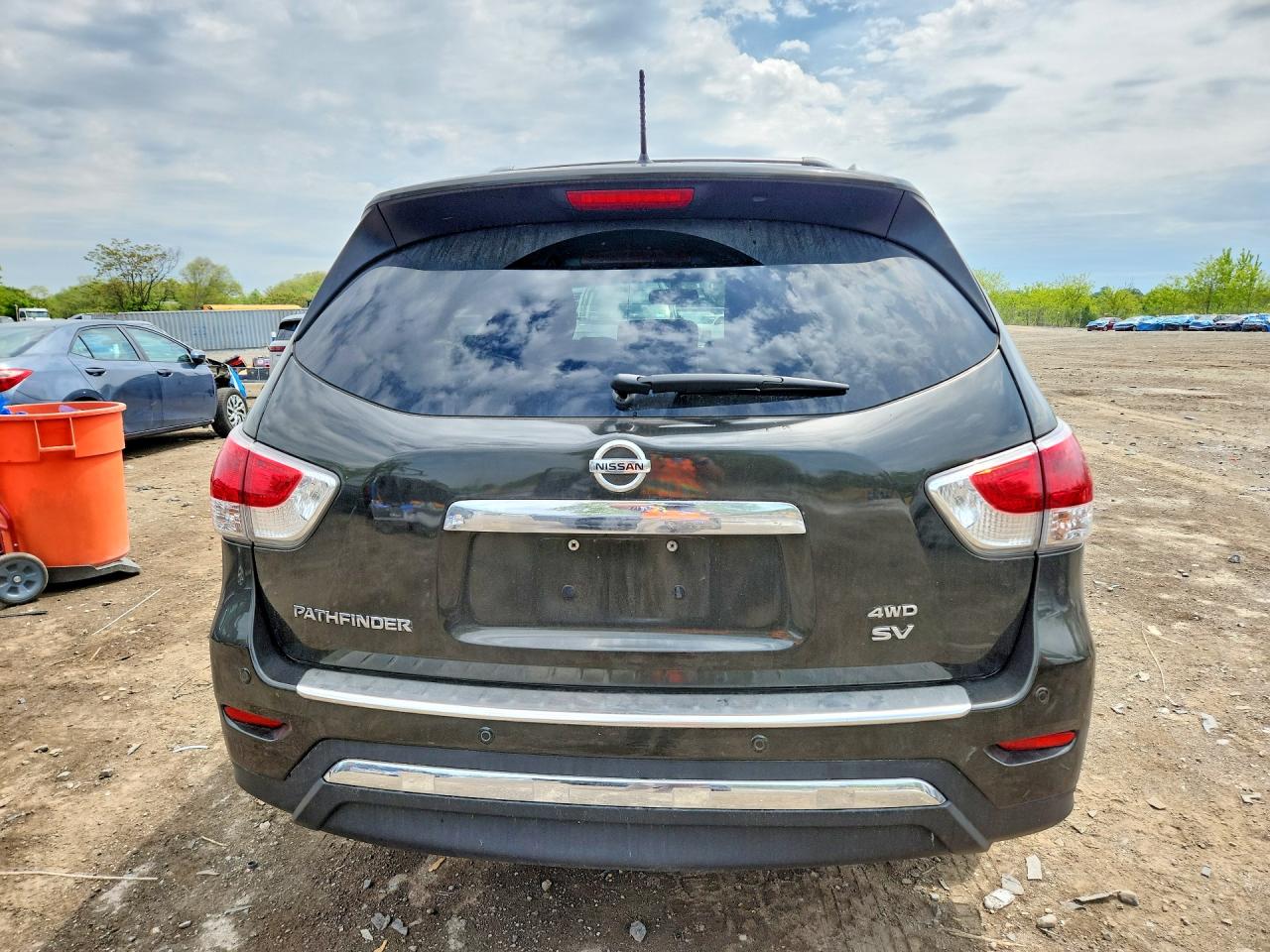 2015 Nissan Pathfinder Sv Green vin: 5N1AR2MM9FC626474
