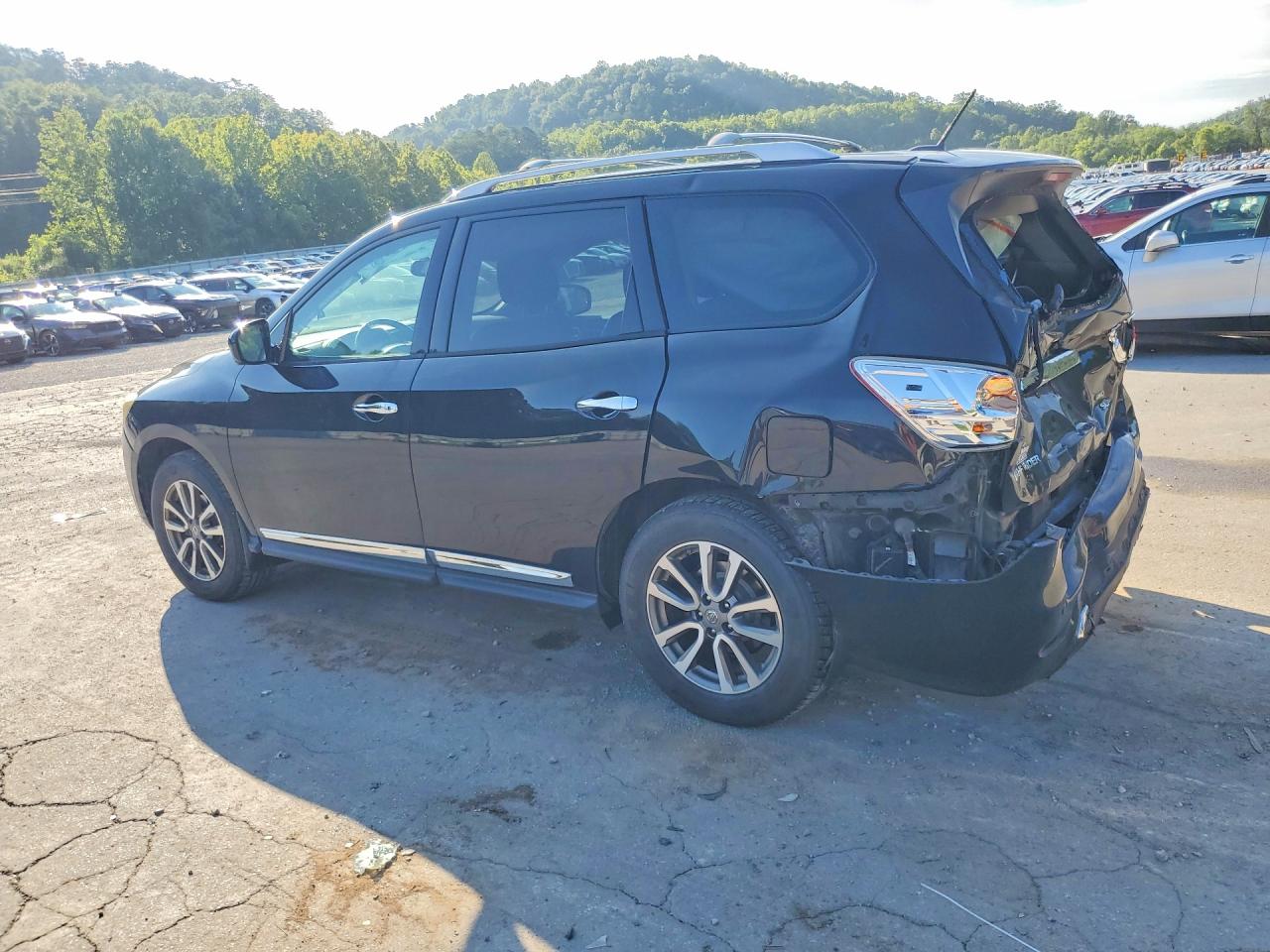 2015 Nissan Pathfinder Sl Черный vin: 5N1AR2MM9FC642352
