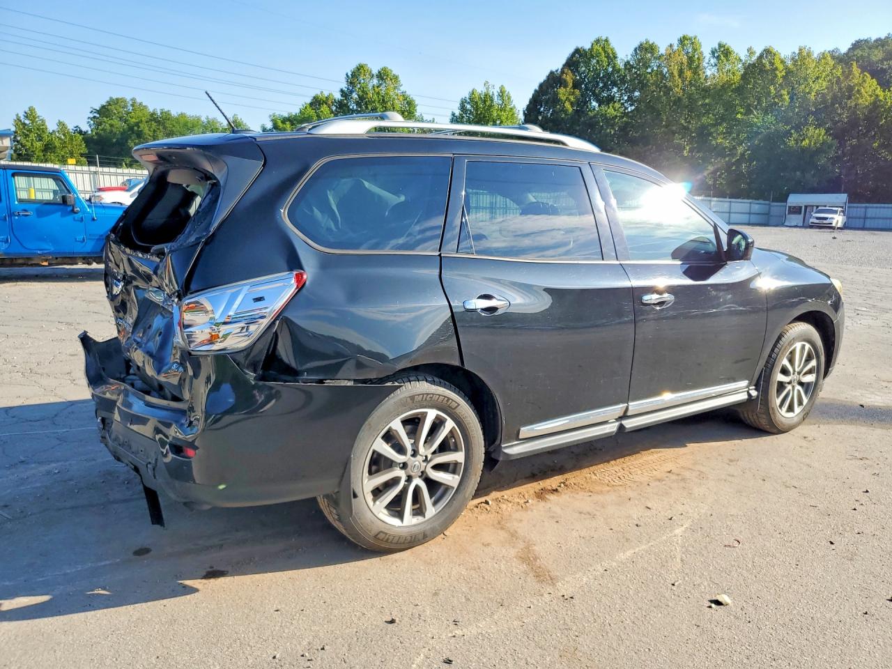 2015 Nissan Pathfinder Sl Черный vin: 5N1AR2MM9FC642352
