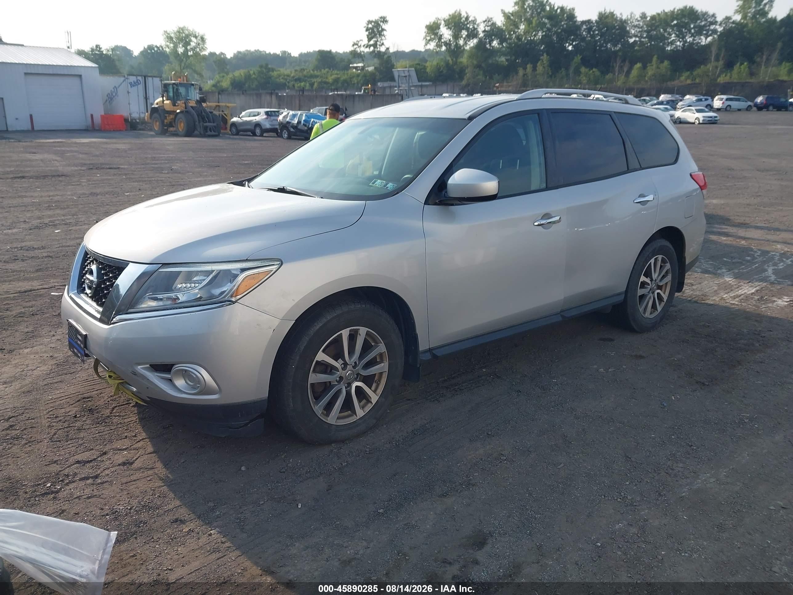 2015 Nissan Pathfinder S Silver vin: 5N1AR2MM9FC646045