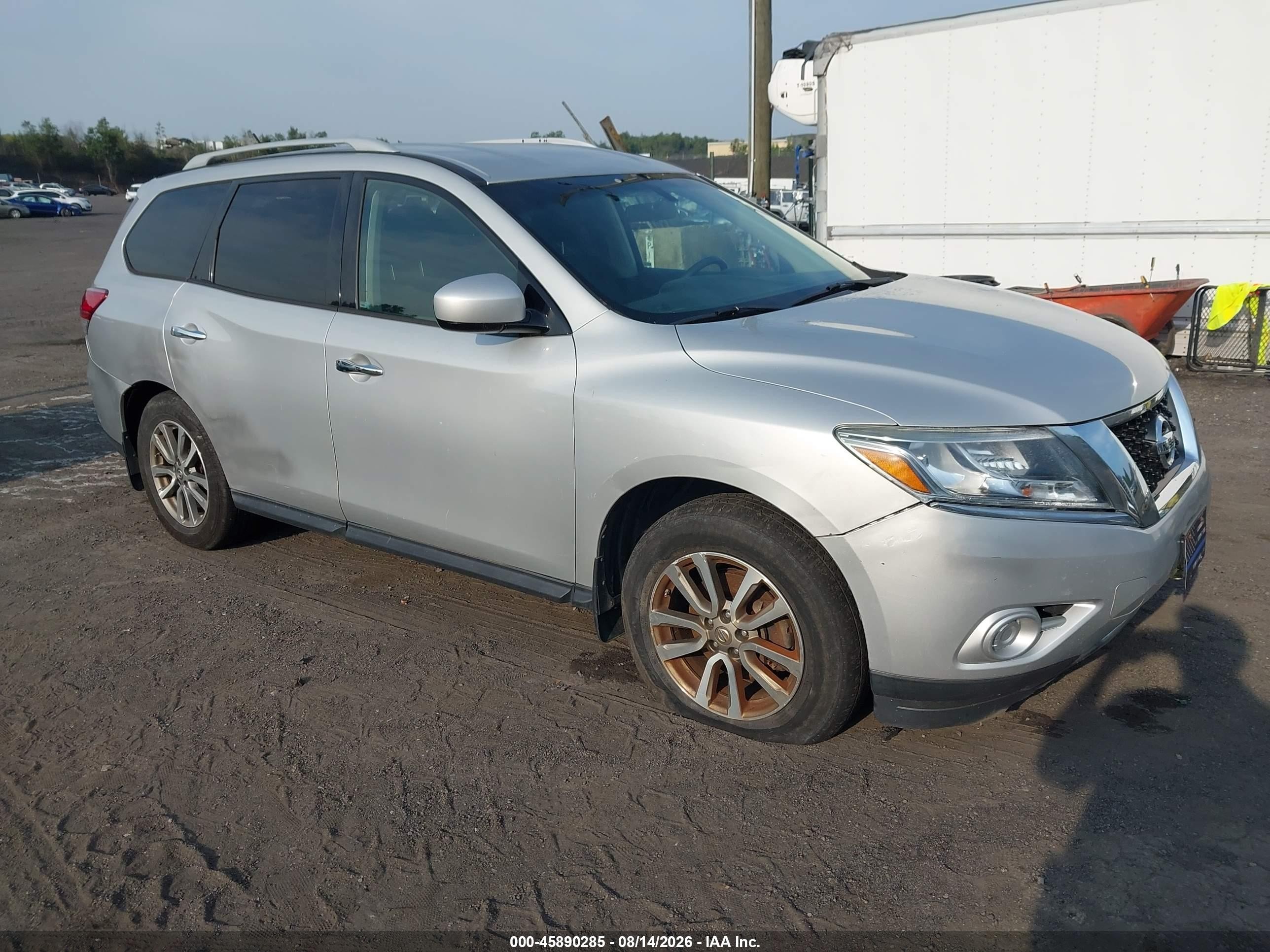 2015 Nissan Pathfinder S Серебряный vin: 5N1AR2MM9FC646045