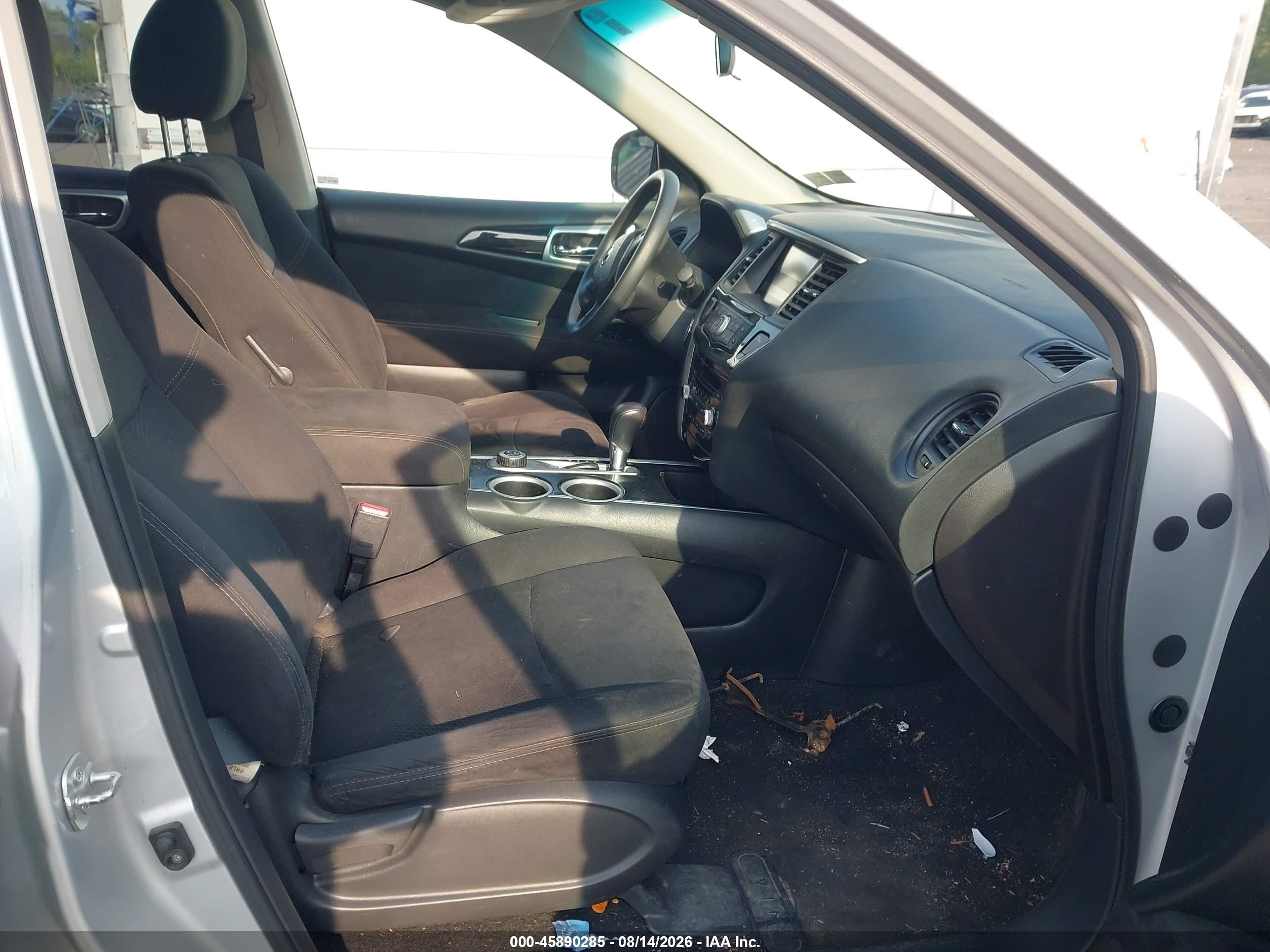 2015 Nissan Pathfinder S Silver vin: 5N1AR2MM9FC646045