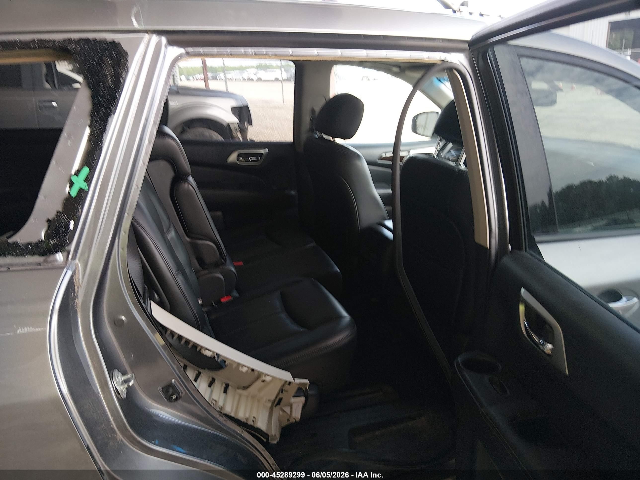 2015 Nissan Pathfinder Platinum/s/sl/sv Gray vin: 5N1AR2MM9FC660365