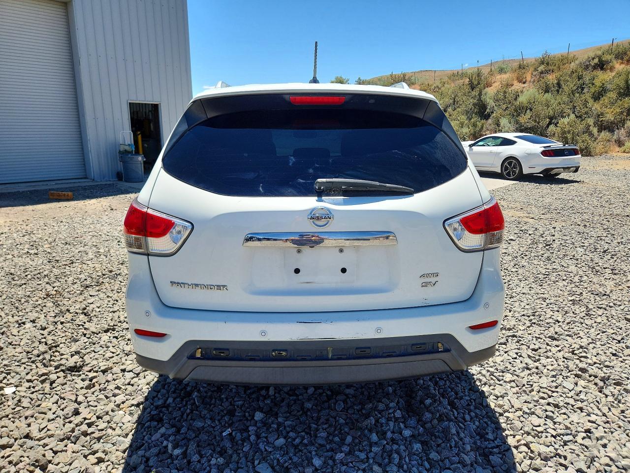 2015 Nissan Pathfinder S/sv/sl/platinum White vin: 5N1AR2MM9FC663623
