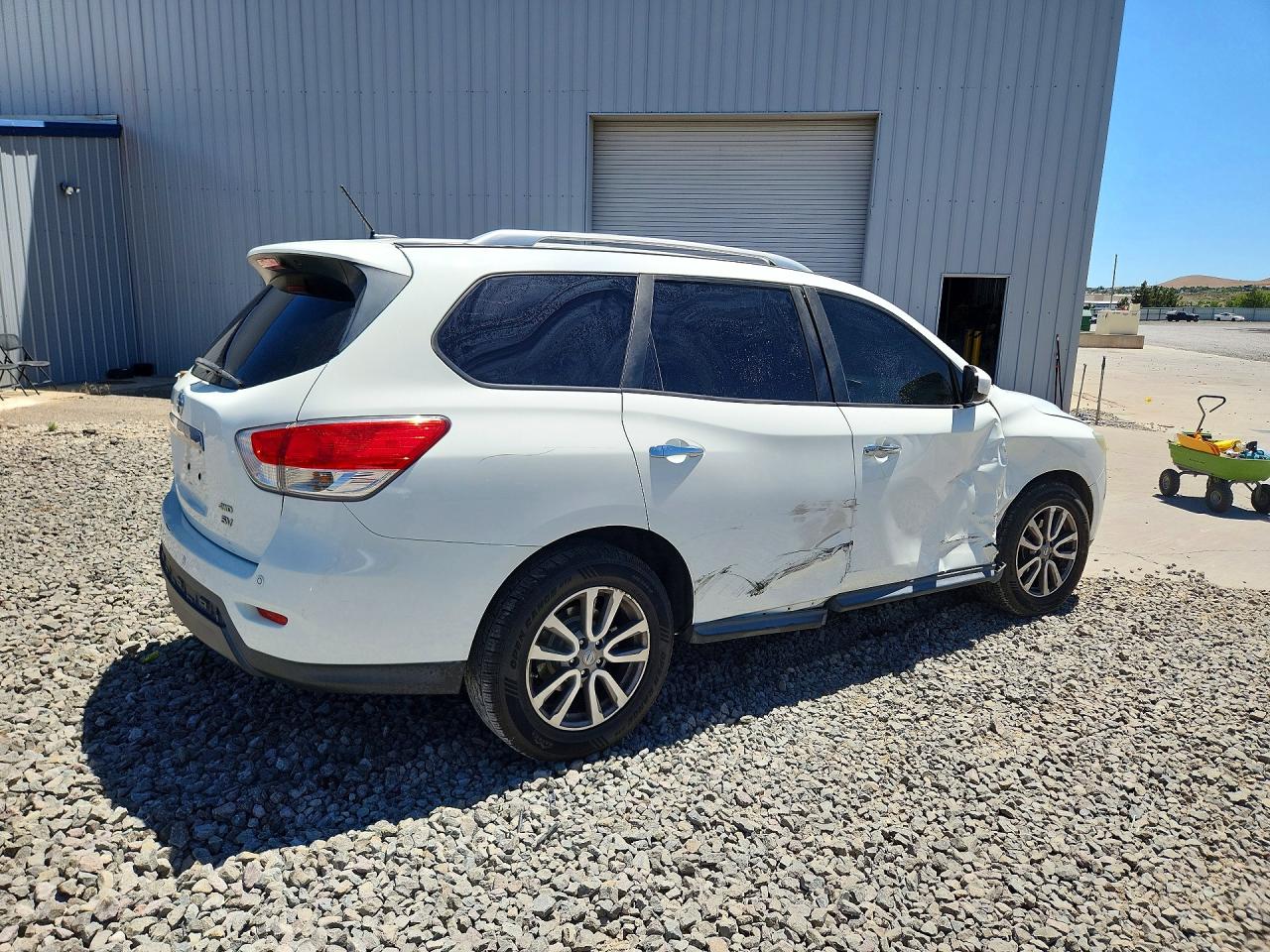 2015 Nissan Pathfinder S/sv/sl/platinum White vin: 5N1AR2MM9FC663623