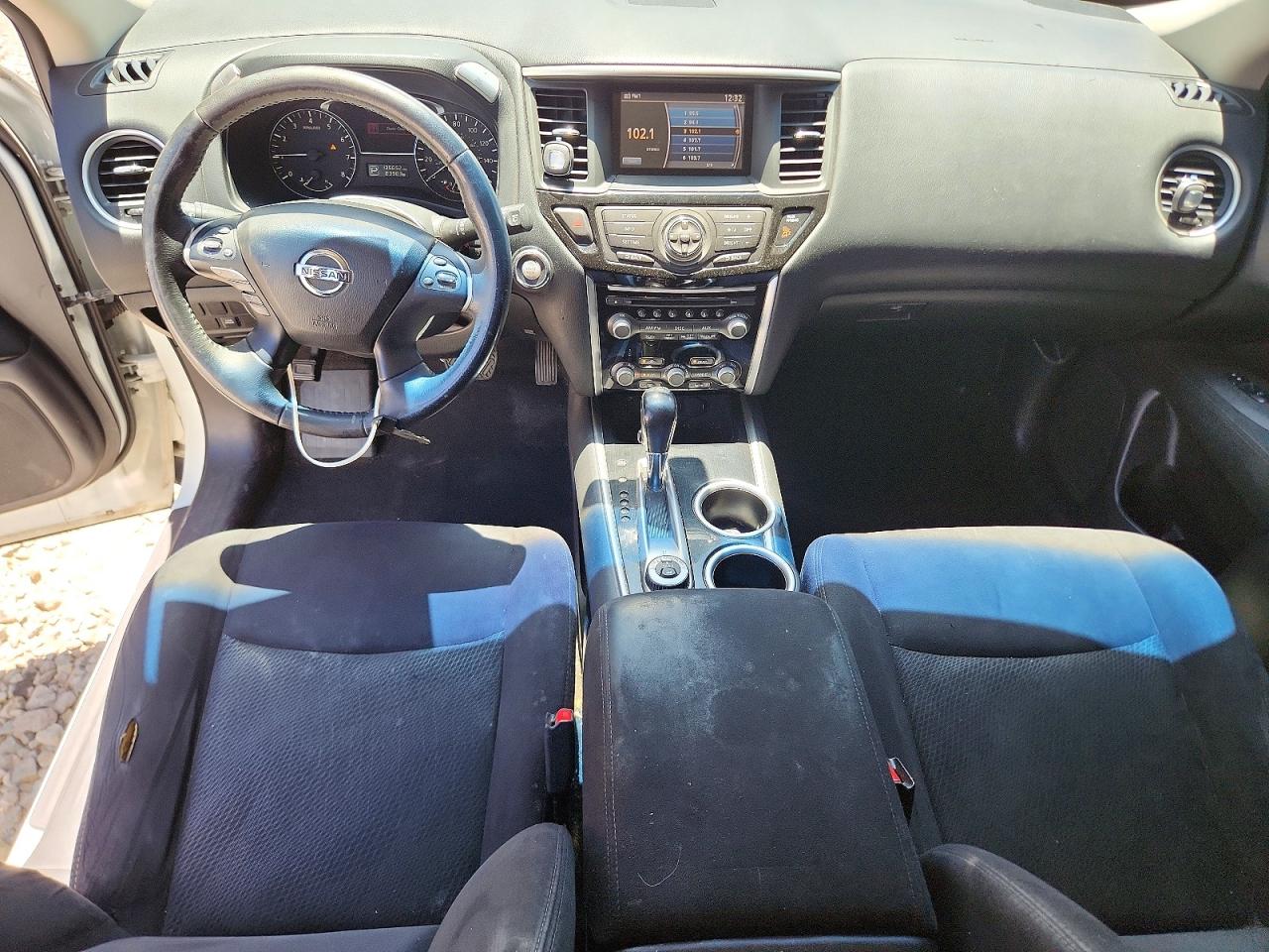 2015 Nissan Pathfinder S/sv/sl/platinum White vin: 5N1AR2MM9FC663623