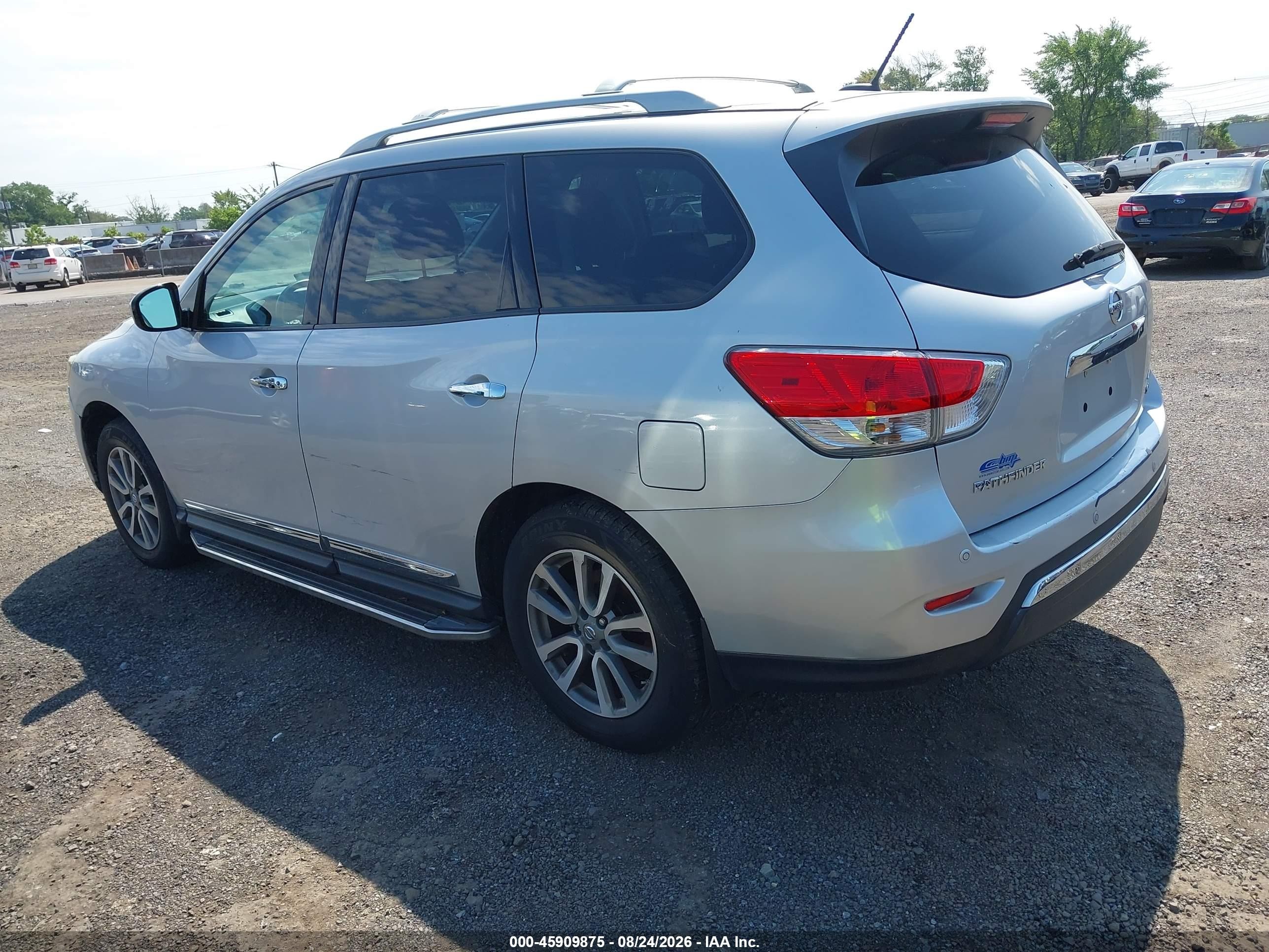 2015 Nissan Pathfinder Sl Silver vin: 5N1AR2MM9FC696637