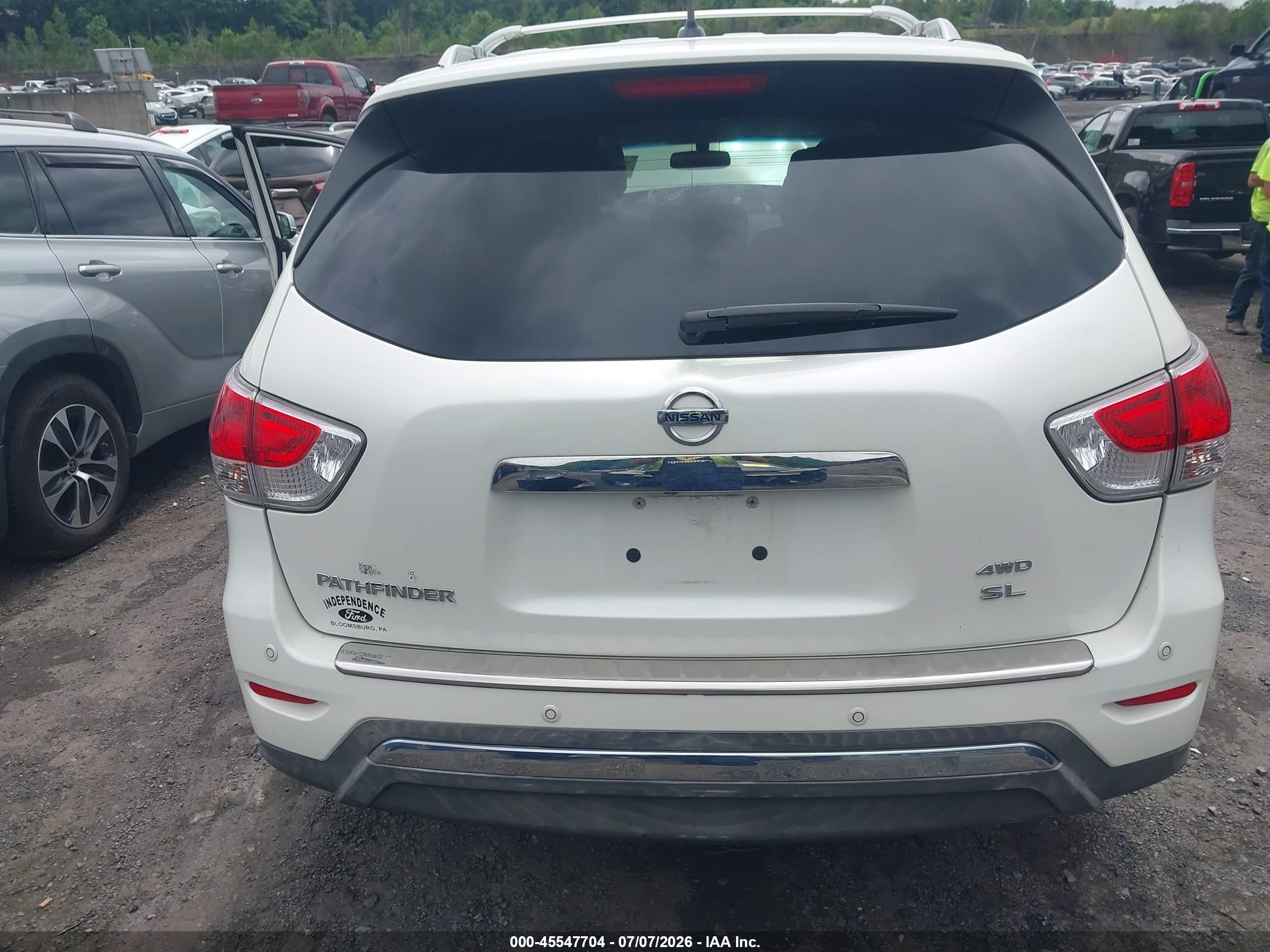 2015 Nissan Pathfinder Sl White vin: 5N1AR2MM9FC710732