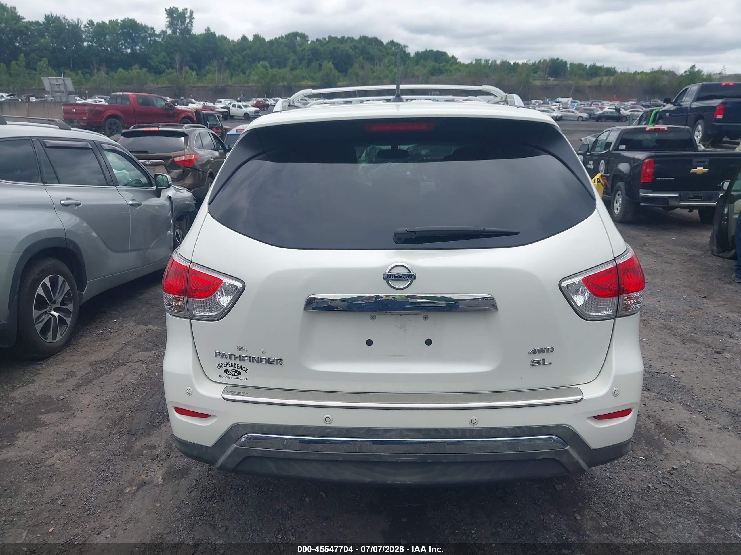 2015 Nissan Pathfinder Sl White vin: 5N1AR2MM9FC710732
