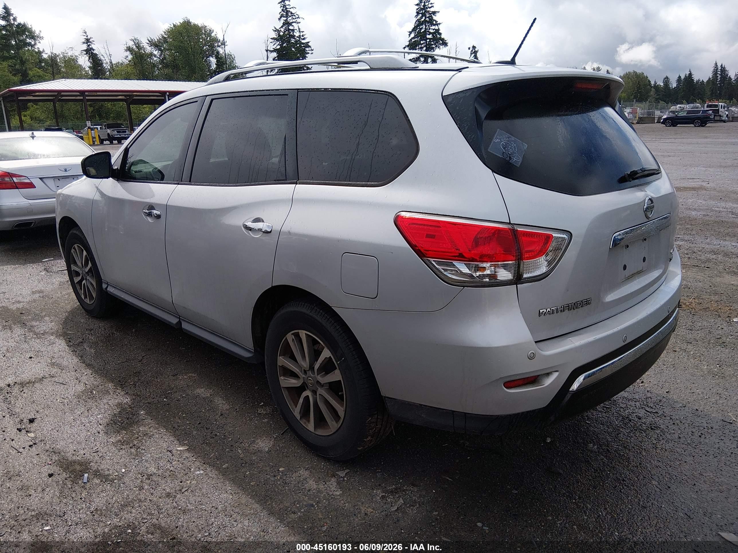 2013 Nissan Pathfinder Sv Silver vin: 5N1AR2MMXDC611091