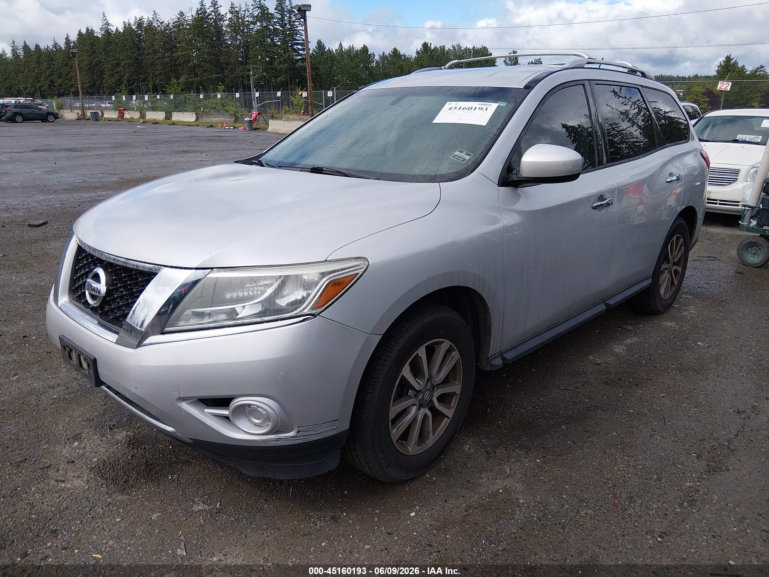 2013 Nissan Pathfinder Sv Silver vin: 5N1AR2MMXDC611091