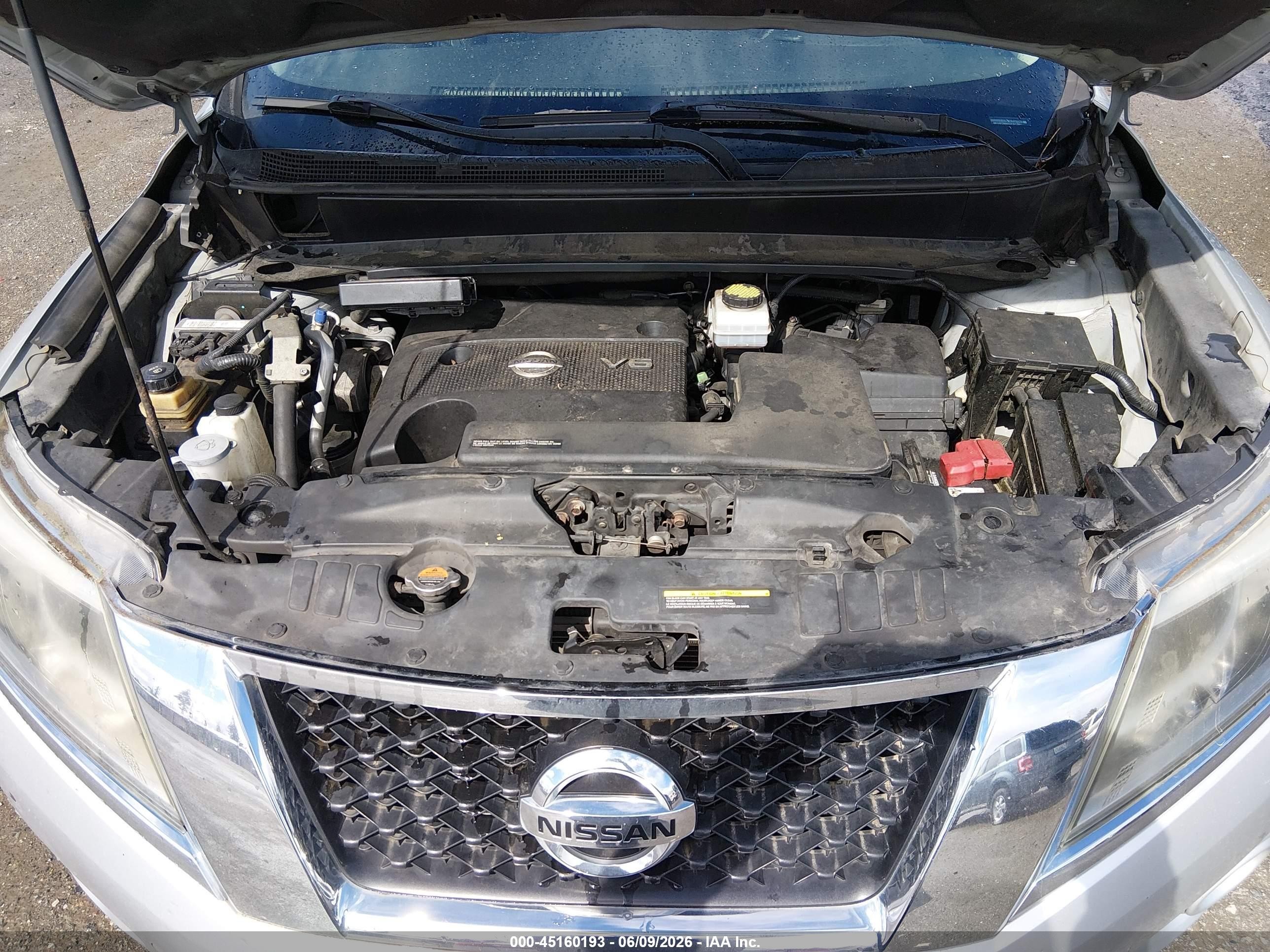 2013 Nissan Pathfinder Sv Silver vin: 5N1AR2MMXDC611091