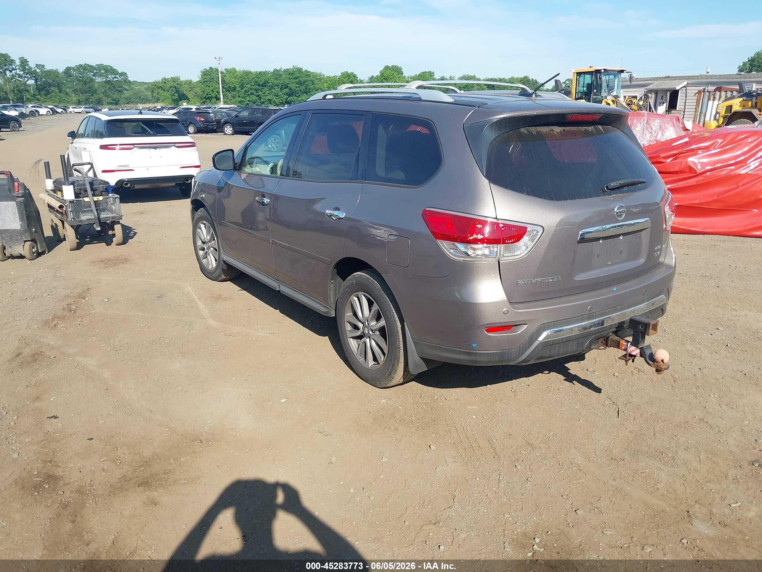 2013 Nissan Pathfinder Sv Gray vin: 5N1AR2MMXDC624522