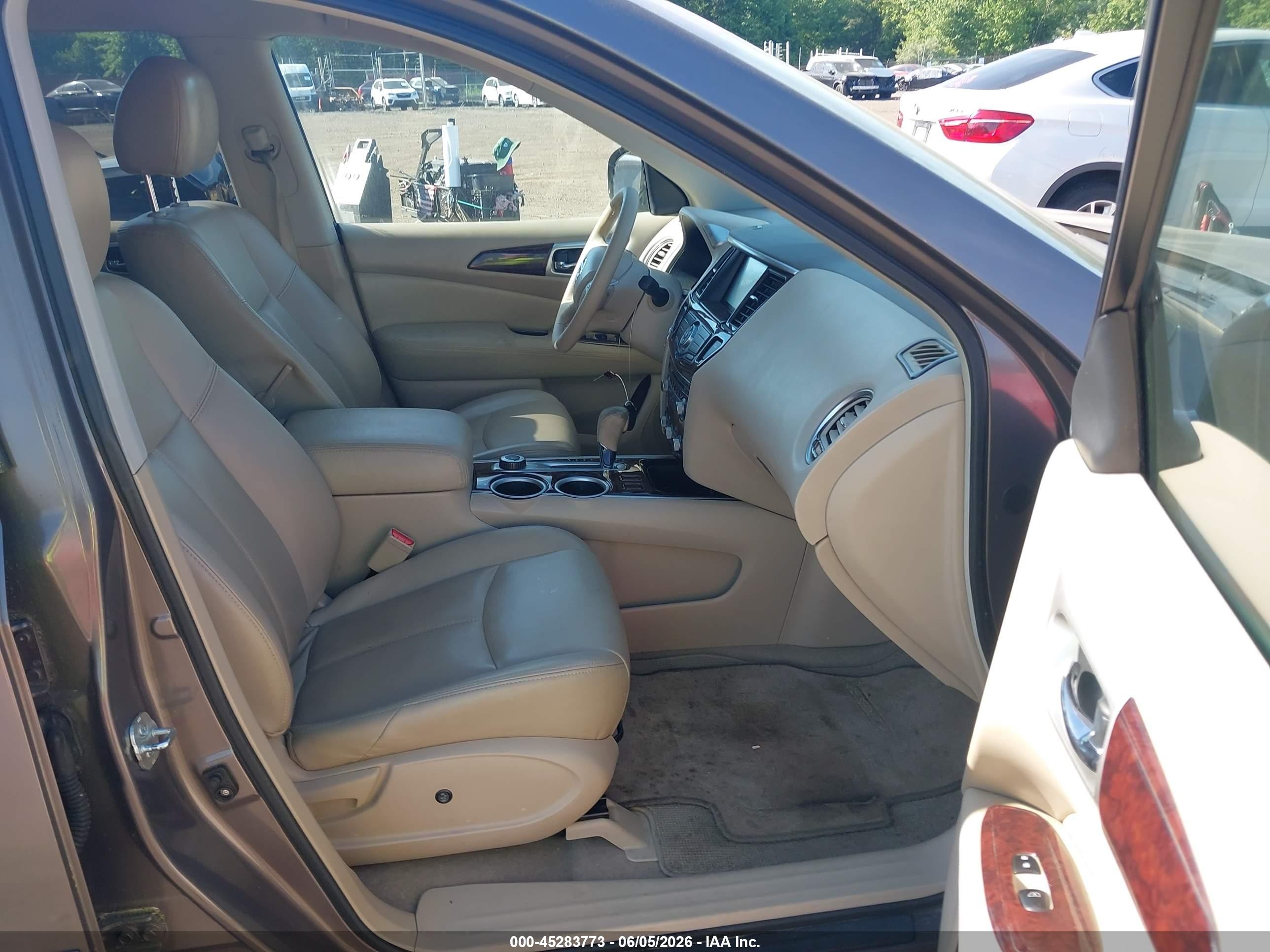2013 Nissan Pathfinder Sv Gray vin: 5N1AR2MMXDC624522