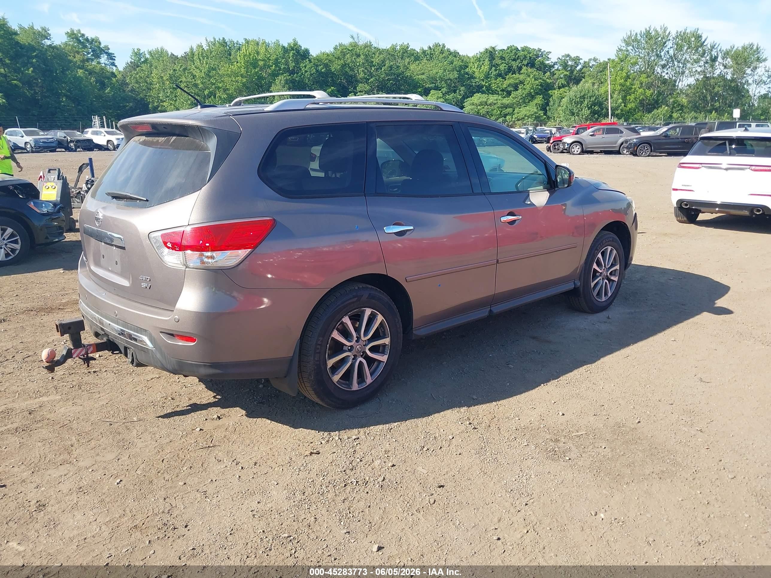 2013 Nissan Pathfinder Sv Gray vin: 5N1AR2MMXDC624522