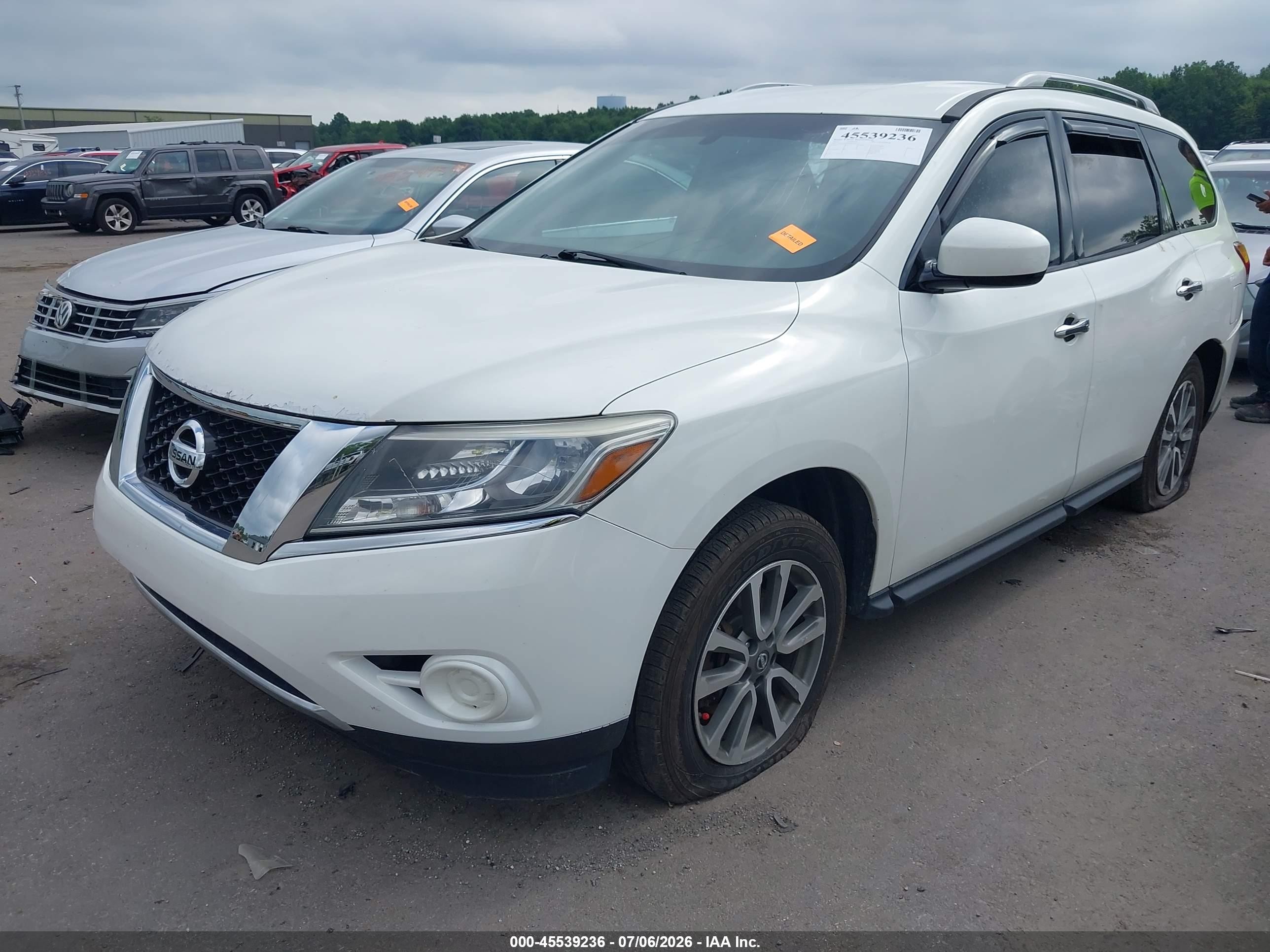 2013 Nissan Pathfinder Sv White vin: 5N1AR2MMXDC634533