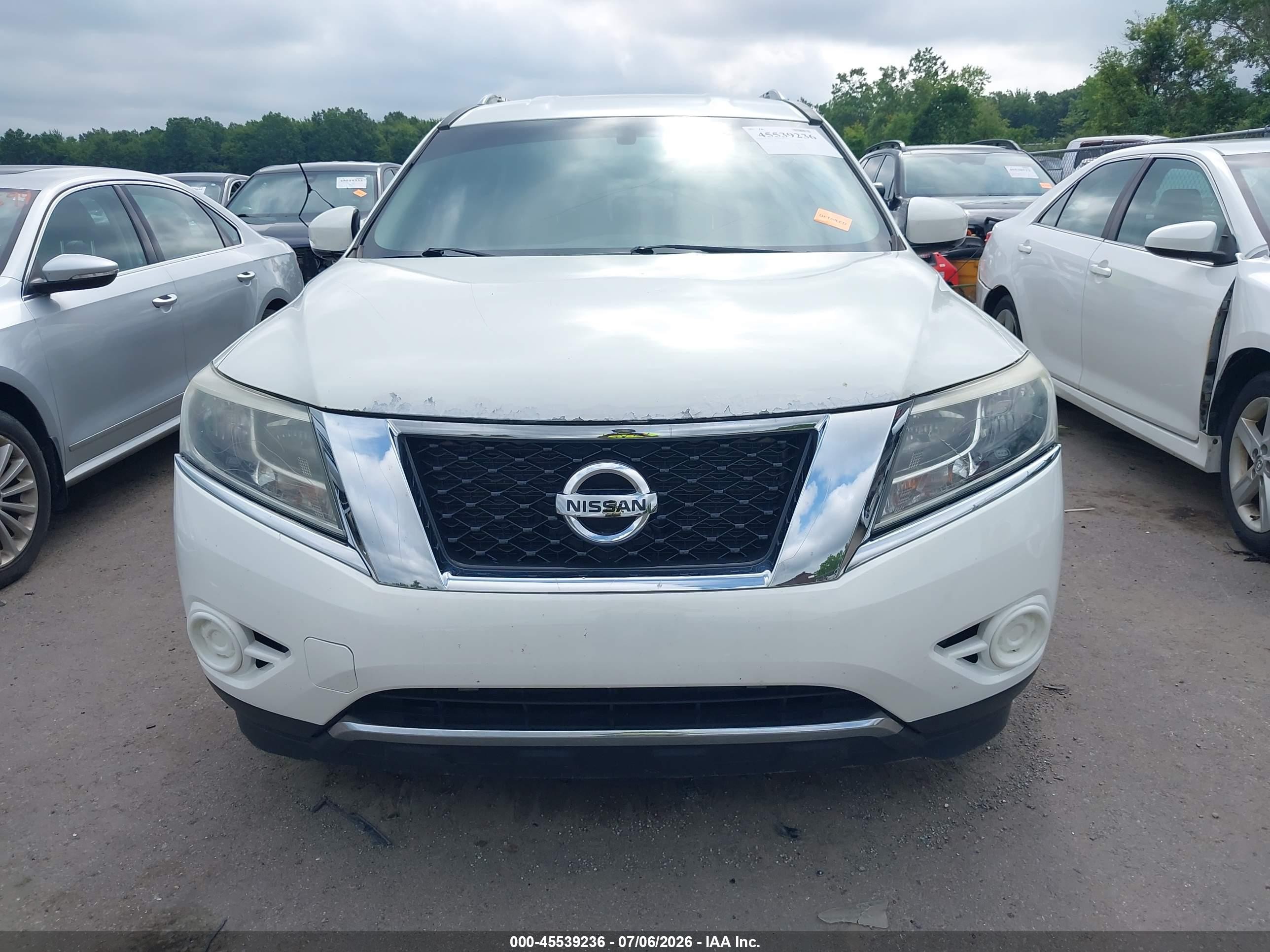 2013 Nissan Pathfinder Sv White vin: 5N1AR2MMXDC634533