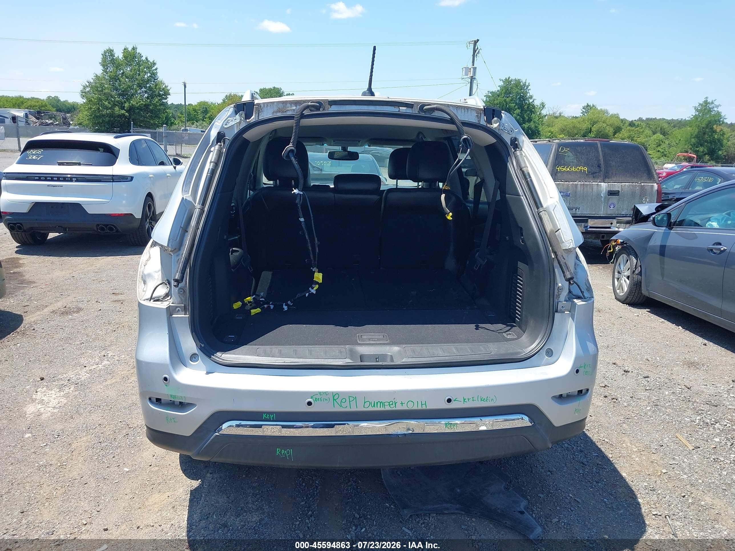 2013 Nissan Pathfinder Sl Silver vin: 5N1AR2MMXDC636752