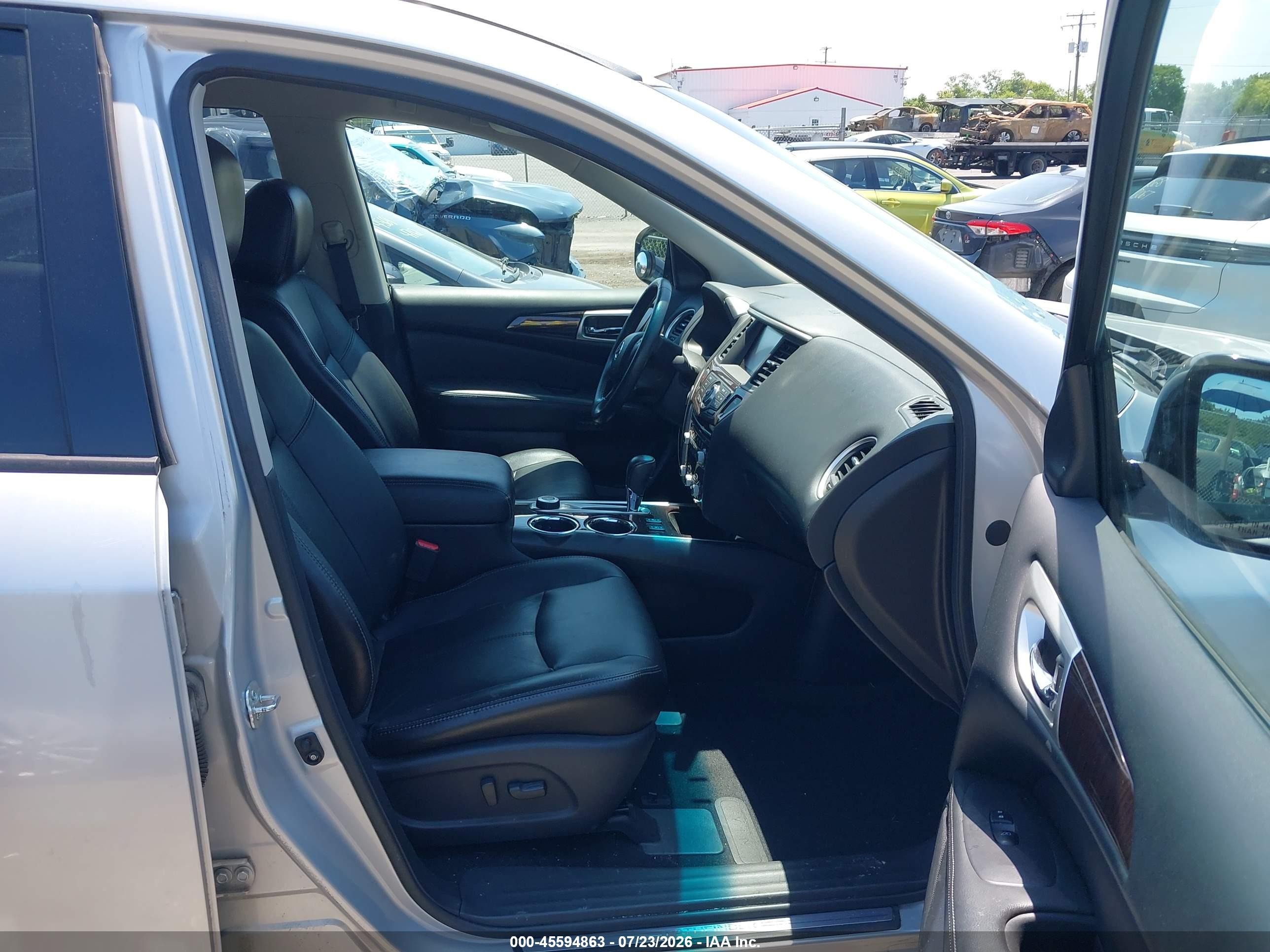 2013 Nissan Pathfinder Sl Silver vin: 5N1AR2MMXDC636752