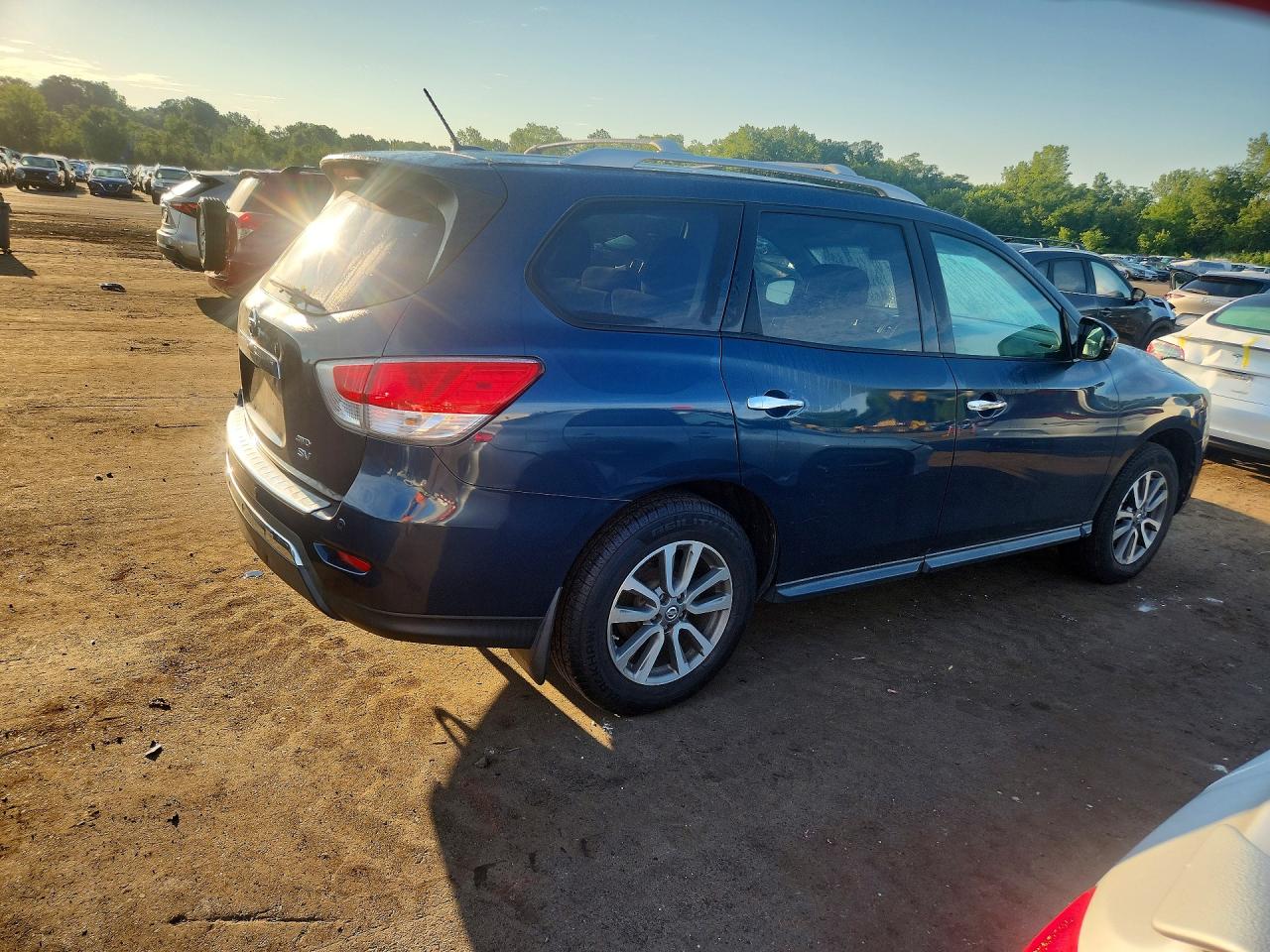 2013 Nissan Pathfinder S Blue vin: 5N1AR2MMXDC640025