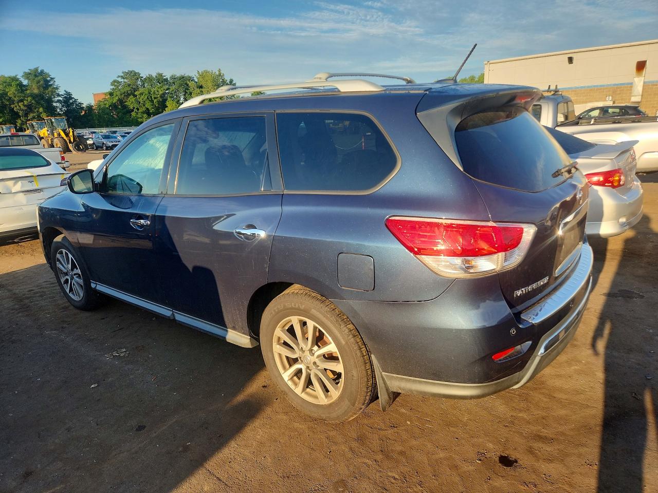 2013 Nissan Pathfinder S Blue vin: 5N1AR2MMXDC640025