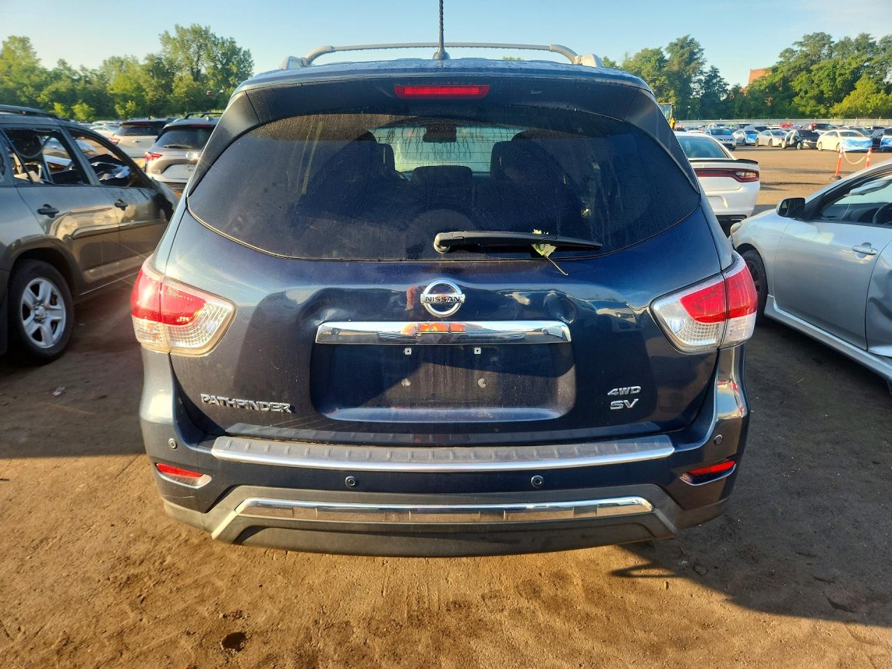2013 Nissan Pathfinder S Blue vin: 5N1AR2MMXDC640025