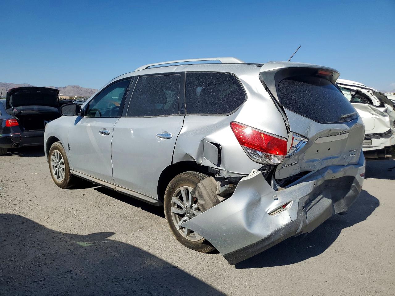 2013 Nissan Pathfinder S Silver vin: 5N1AR2MMXDC668035