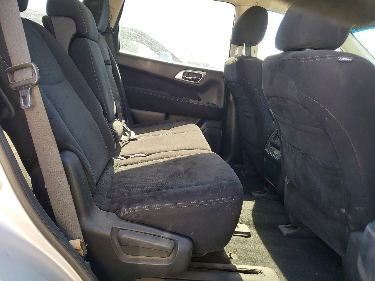 2013 Nissan Pathfinder S Silver vin: 5N1AR2MMXDC668035