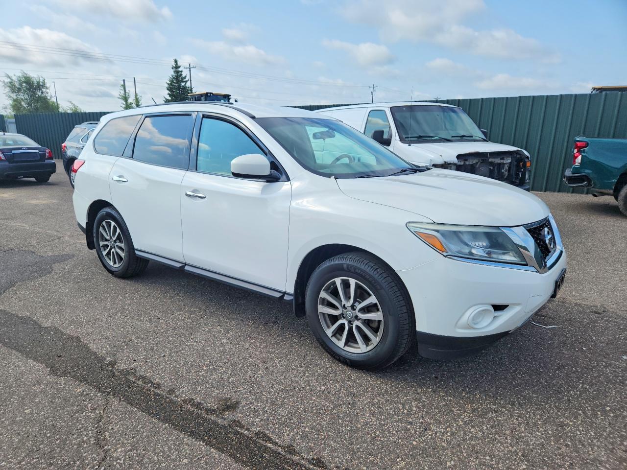 2013 Nissan Pathfinder S White vin: 5N1AR2MMXDC672750