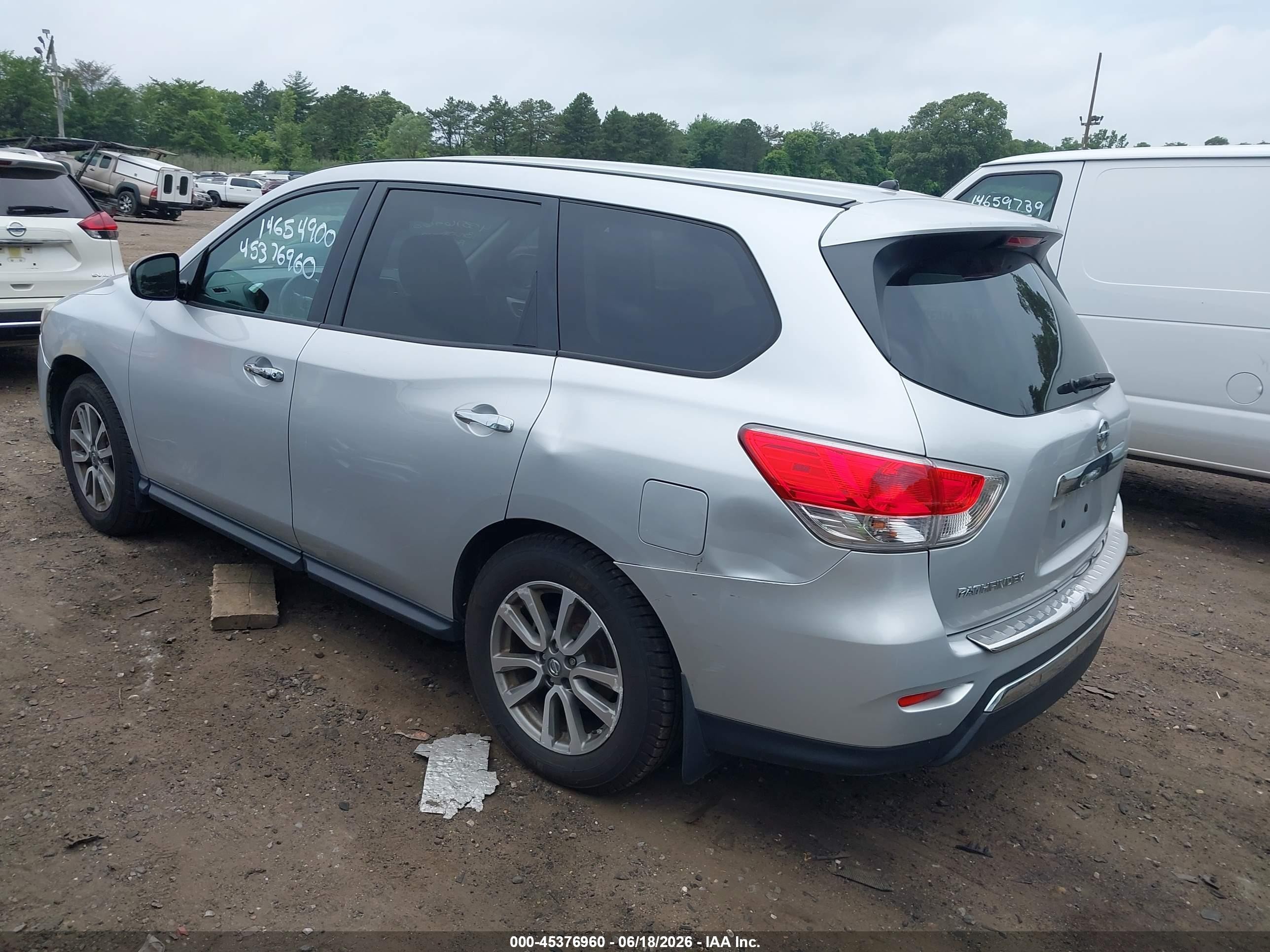 2013 Nissan Pathfinder S Silver vin: 5N1AR2MMXDC678516