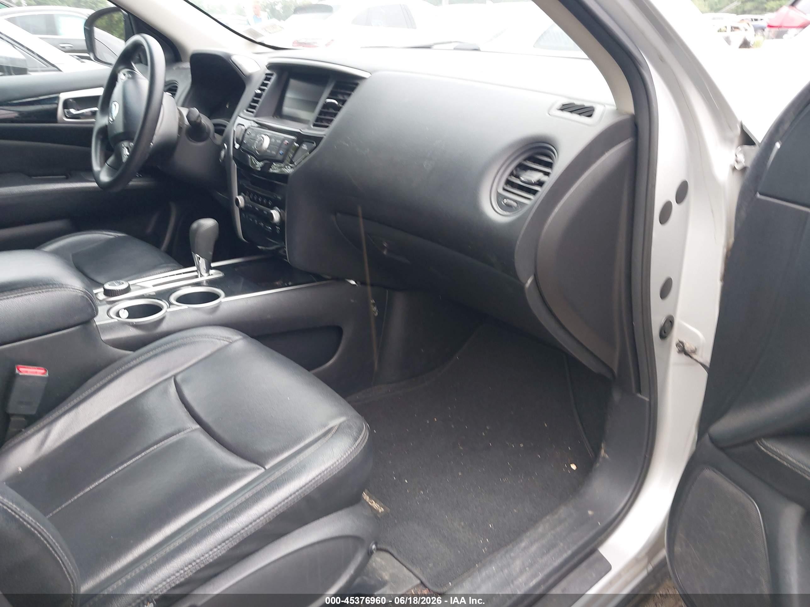 2013 Nissan Pathfinder S Silver vin: 5N1AR2MMXDC678516