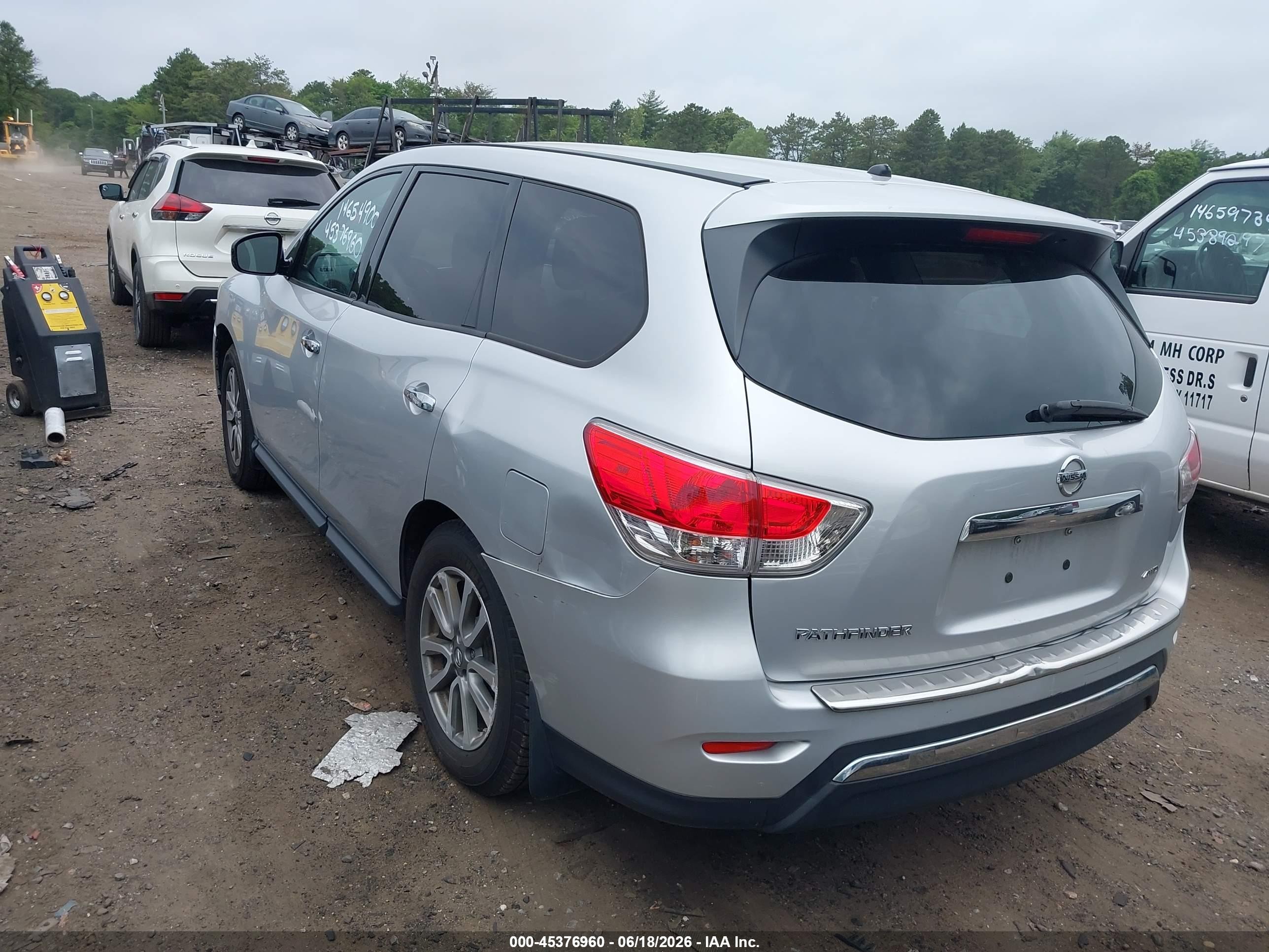 2013 Nissan Pathfinder S Silver vin: 5N1AR2MMXDC678516