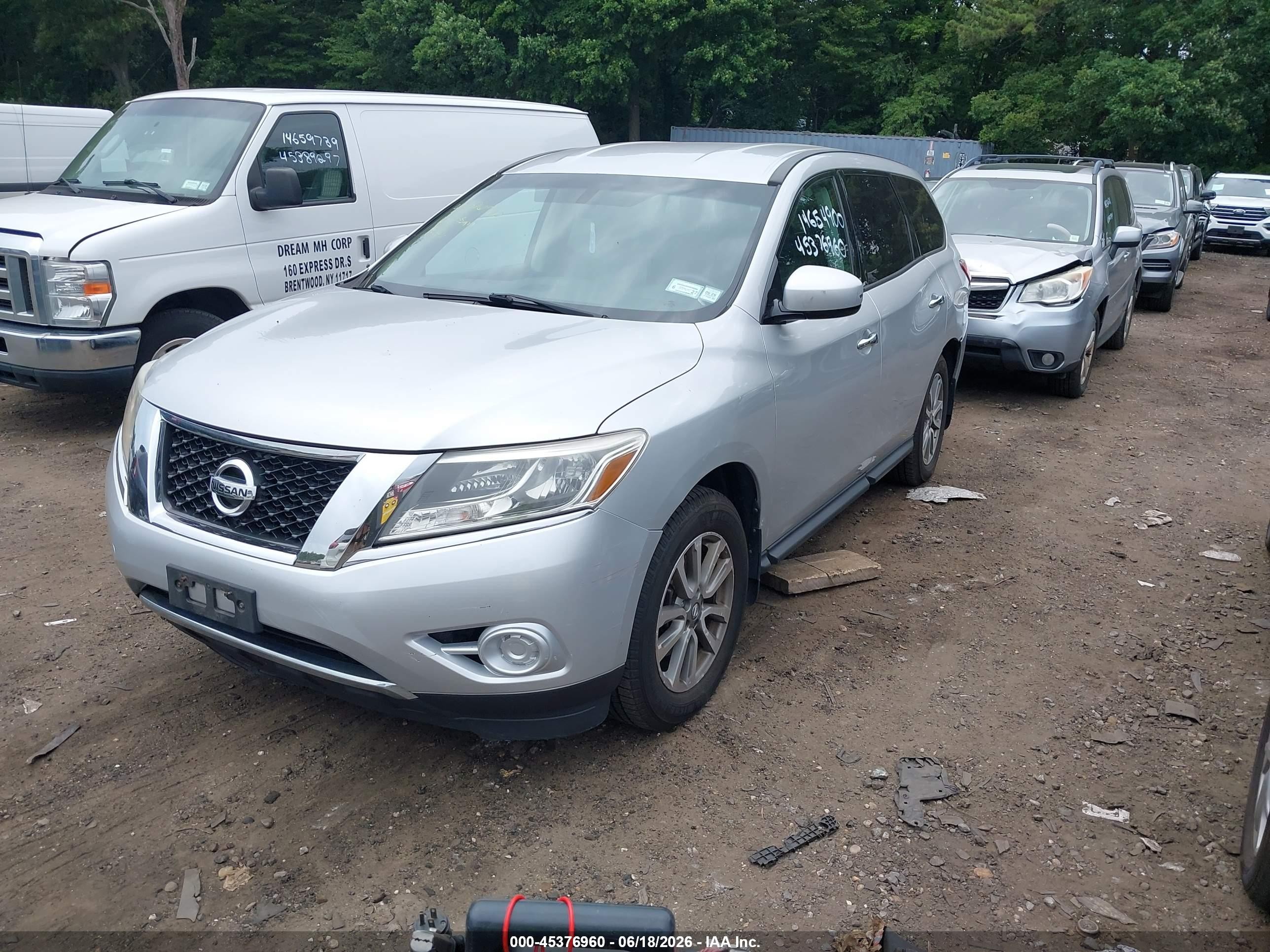 2013 Nissan Pathfinder S Silver vin: 5N1AR2MMXDC678516