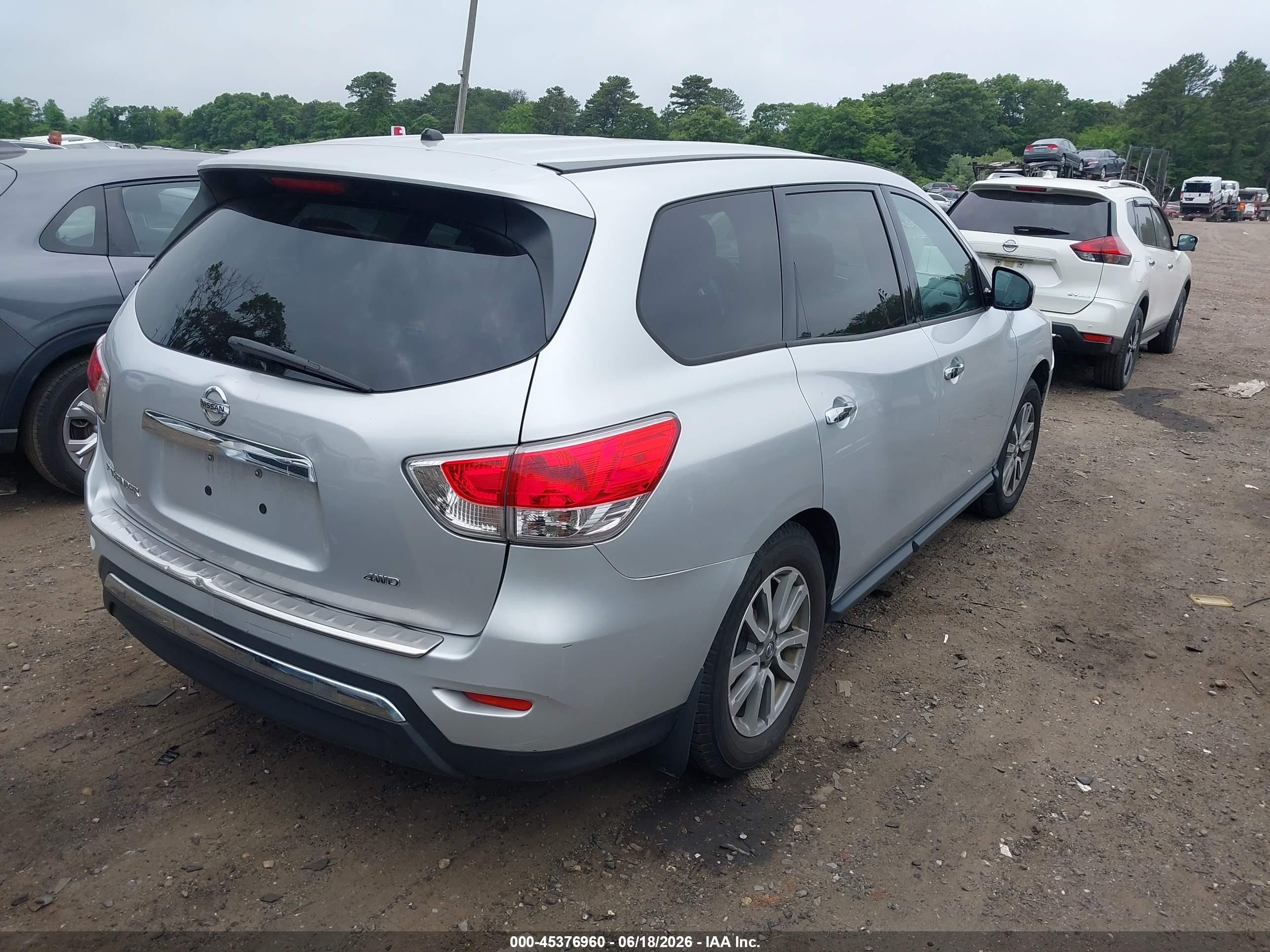 2013 Nissan Pathfinder S Silver vin: 5N1AR2MMXDC678516