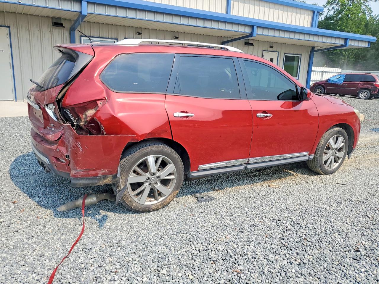 2014 Nissan Pathfinder S Red vin: 5N1AR2MMXEC602537