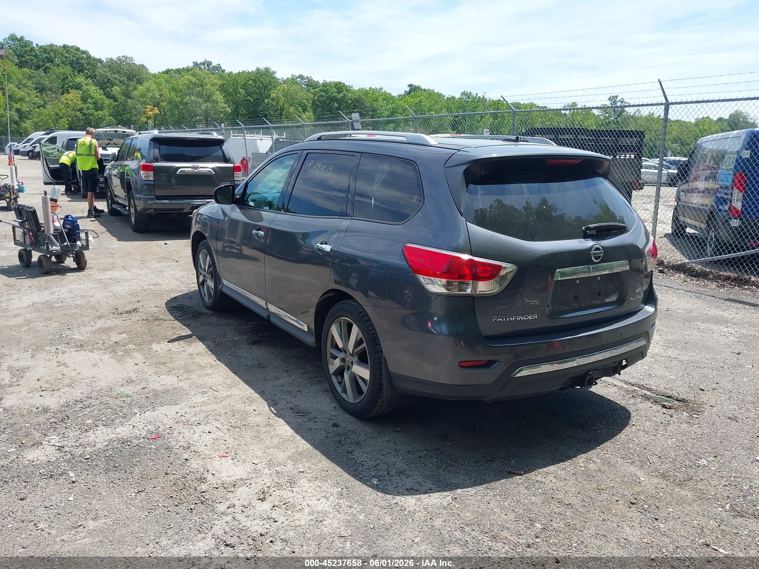 2014 Nissan Pathfinder Platinum Gray vin: 5N1AR2MMXEC624523