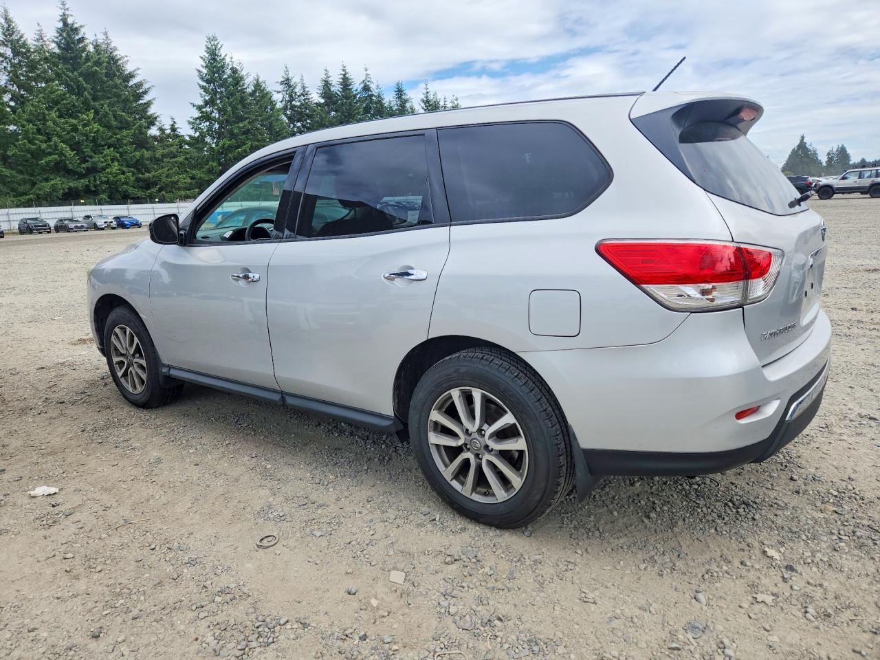 2014 Nissan Pathfinder S Silver vin: 5N1AR2MMXEC692997