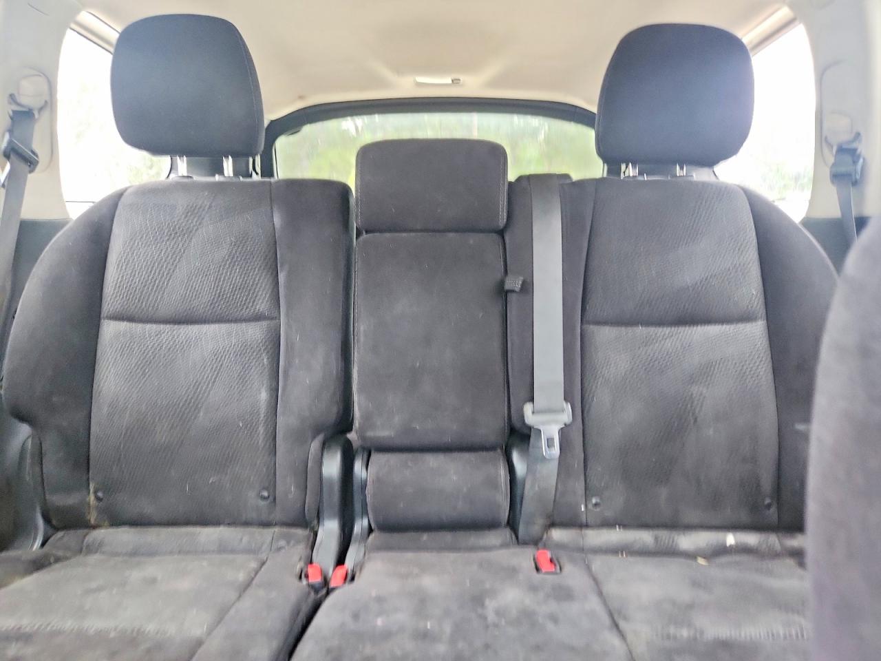 2014 Nissan Pathfinder S Silver vin: 5N1AR2MMXEC692997