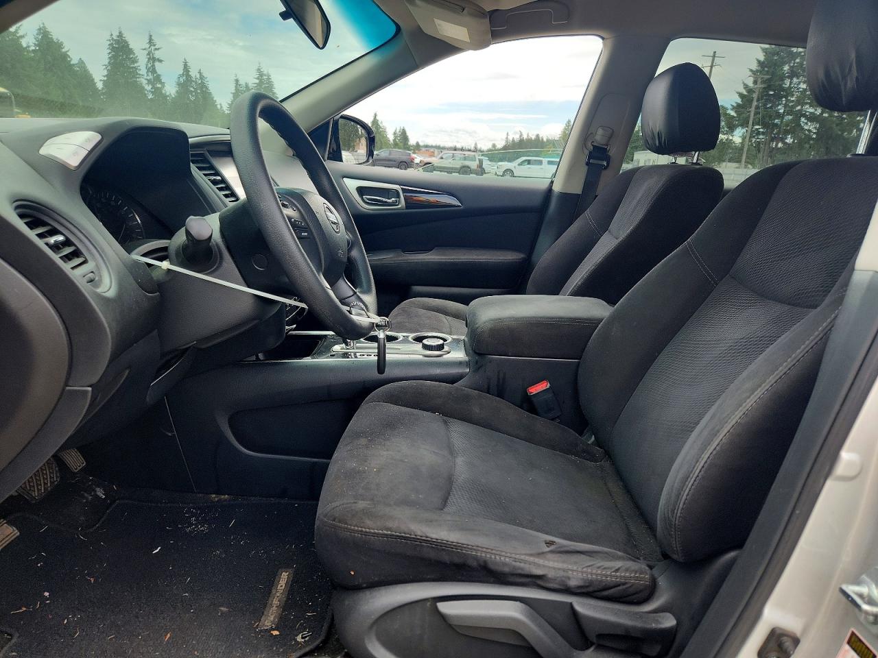 2014 Nissan Pathfinder S Silver vin: 5N1AR2MMXEC692997